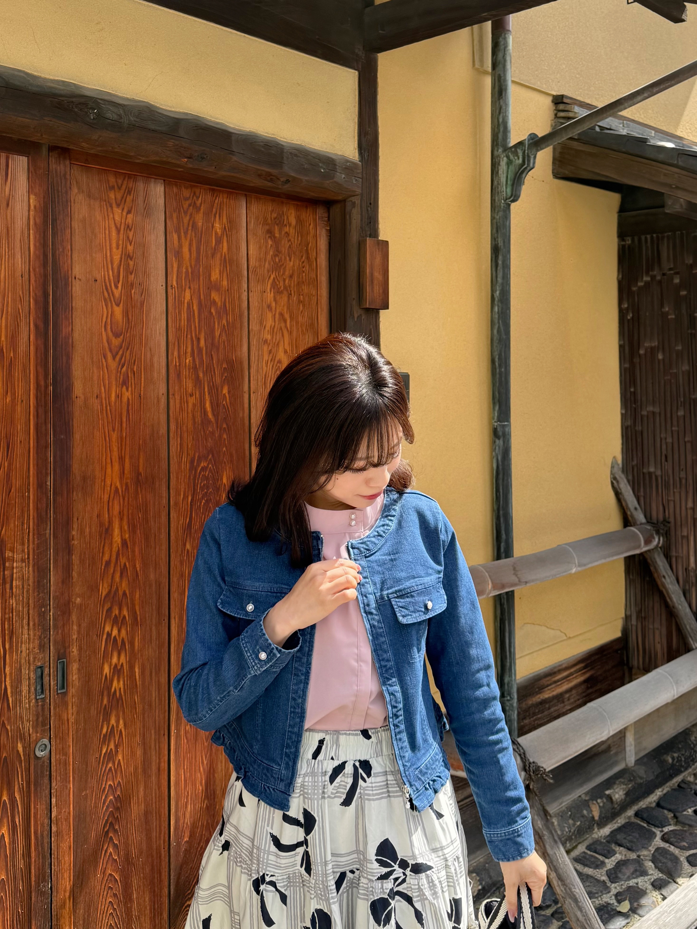 波浪壓摺拉鍊牛仔外套