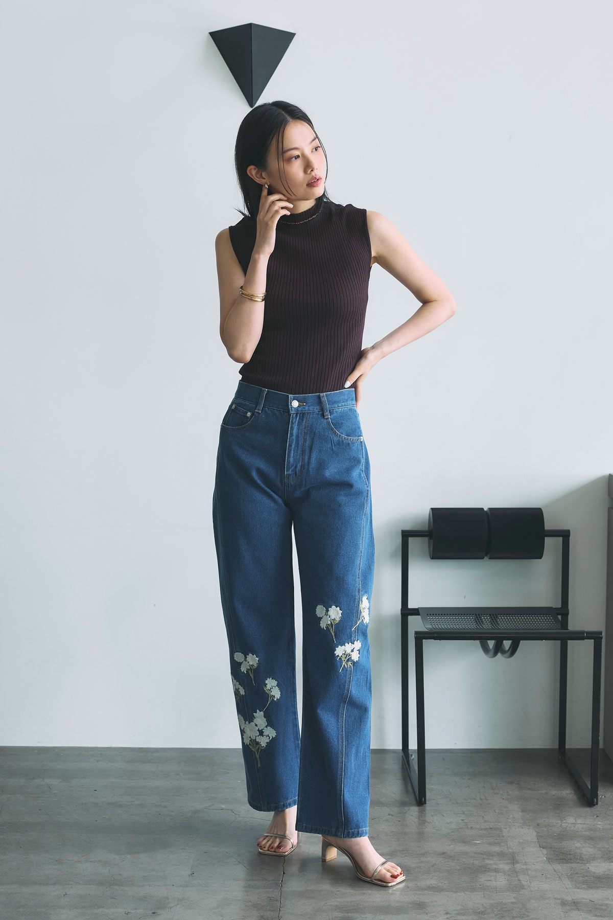 刺繡花闊腳修腳牛仔褲