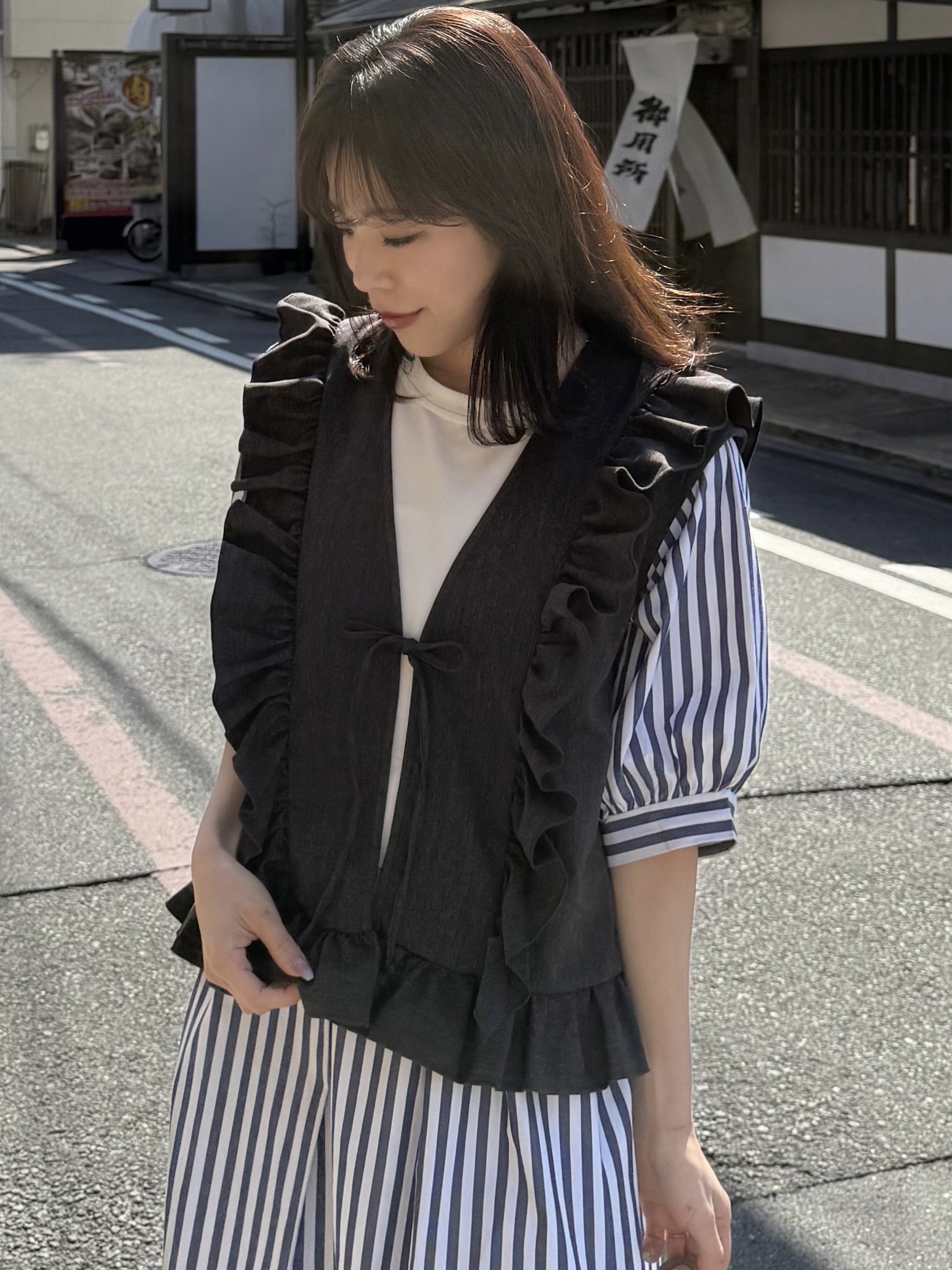 2色•波浪邊蝴蝶結背心