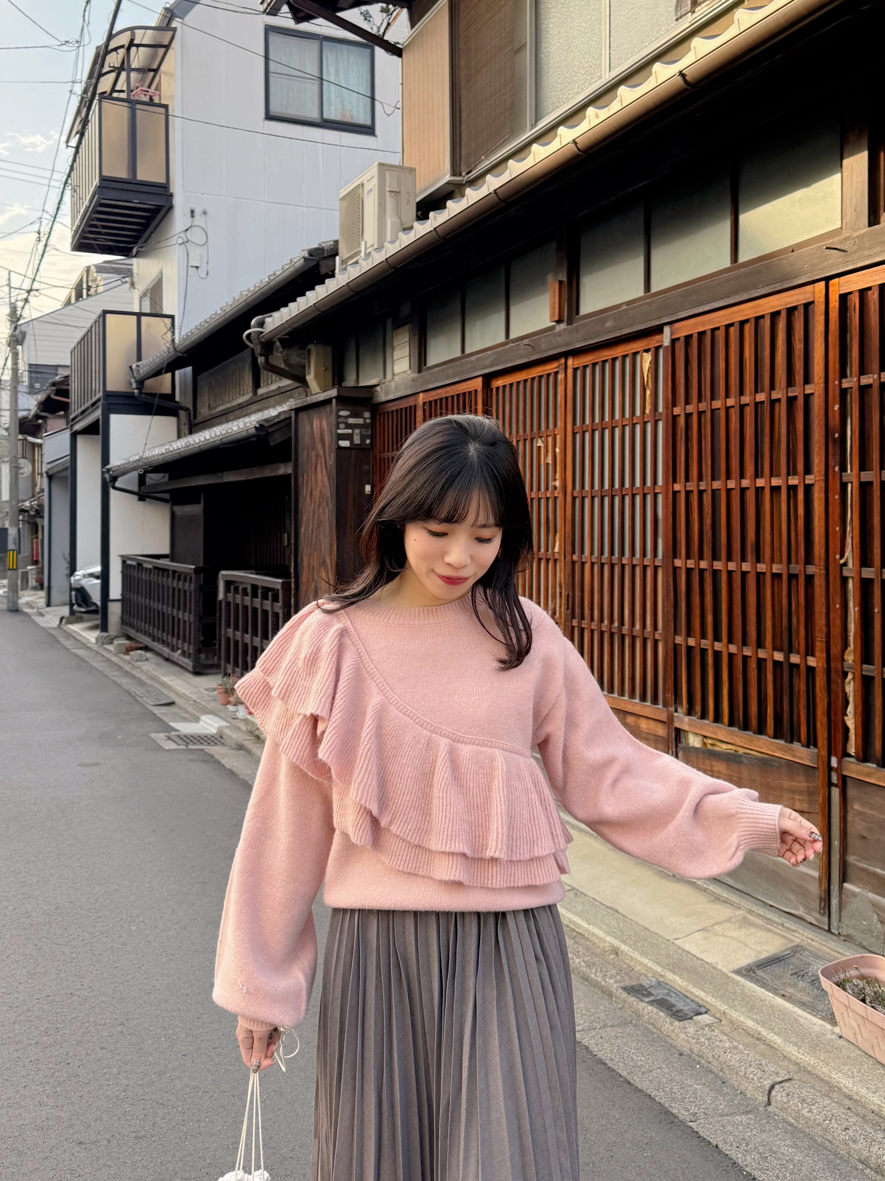 4色•波浪斜邊冷衫