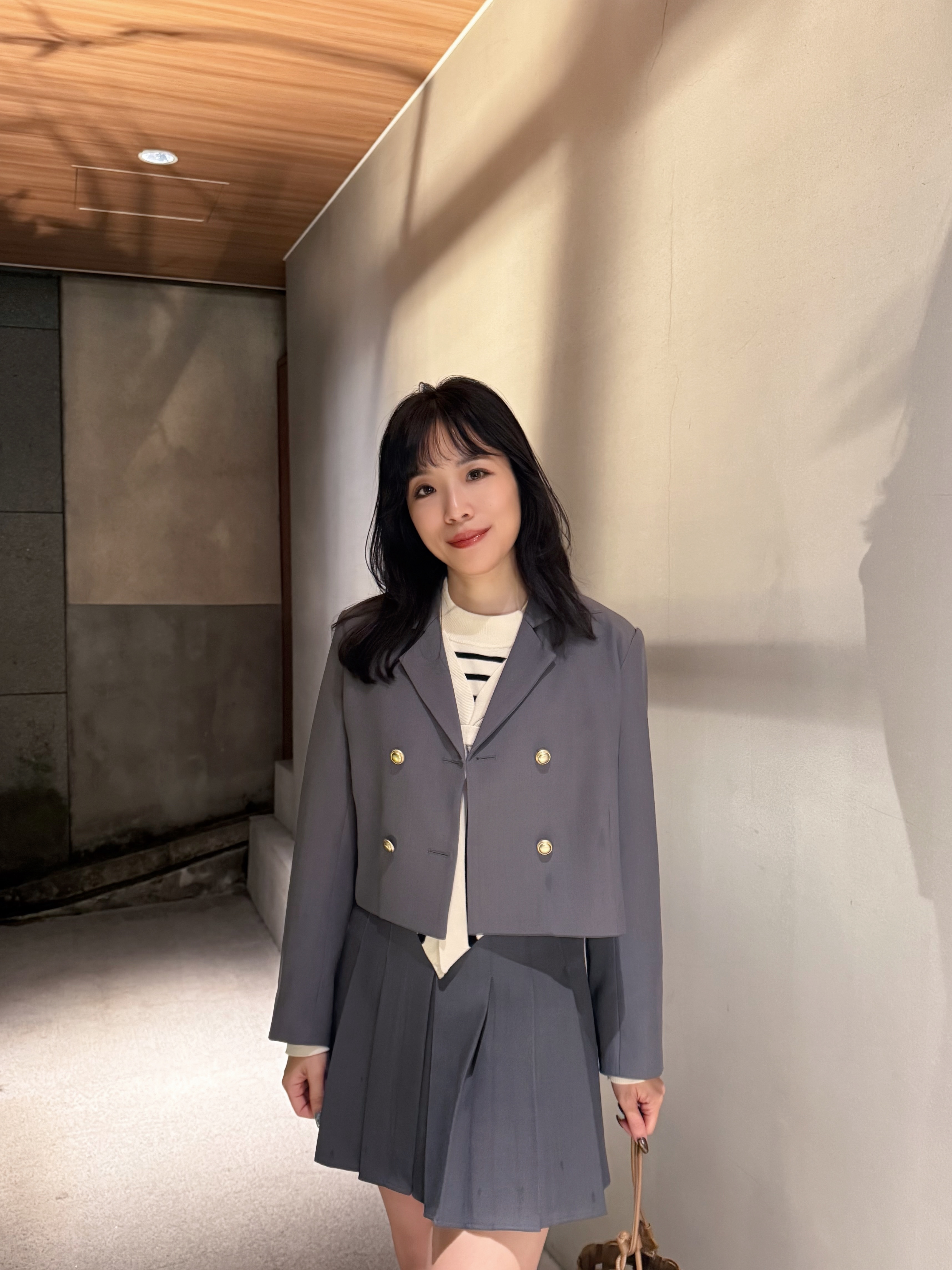 3色•短款金鈕扣西裝外套