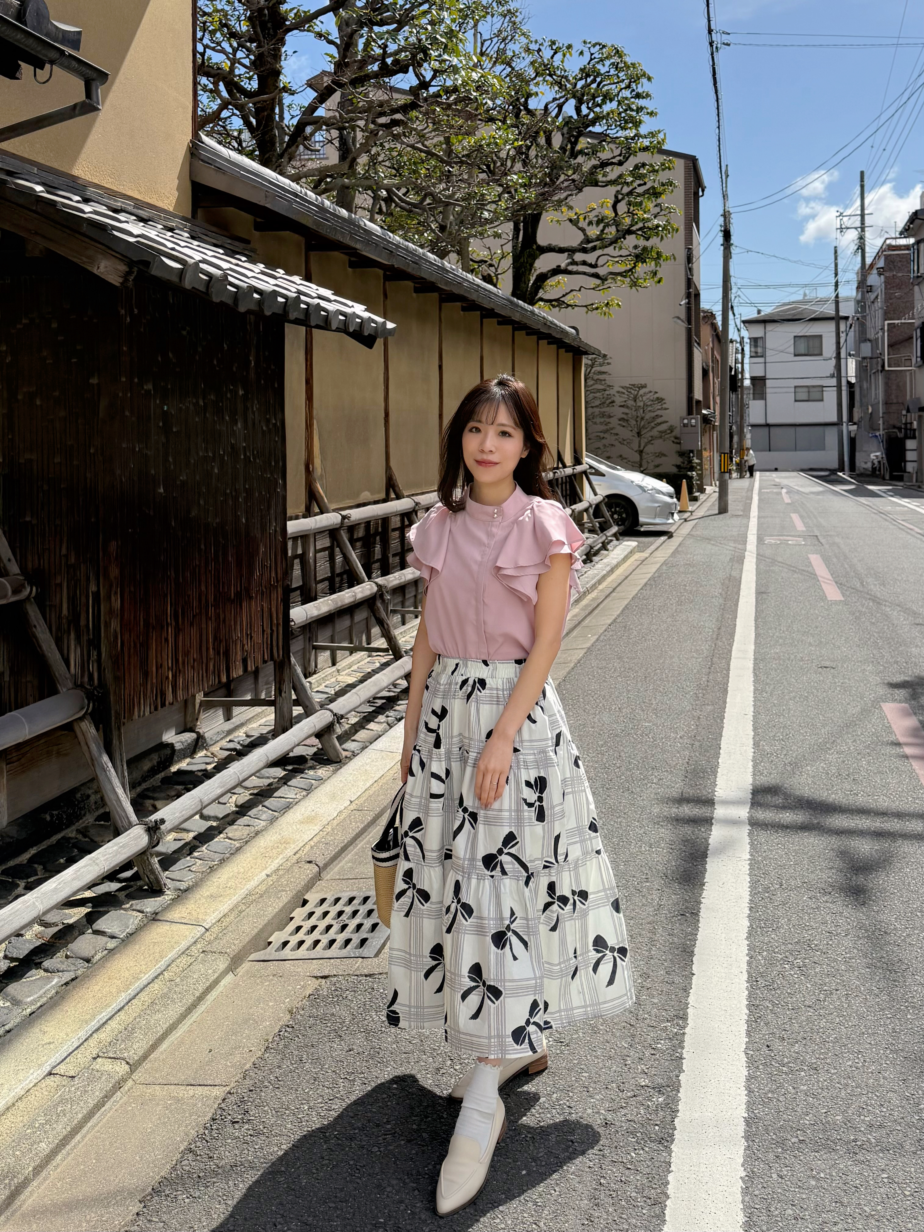 淨色珍珠領飄飄傘袖雪紡上衣