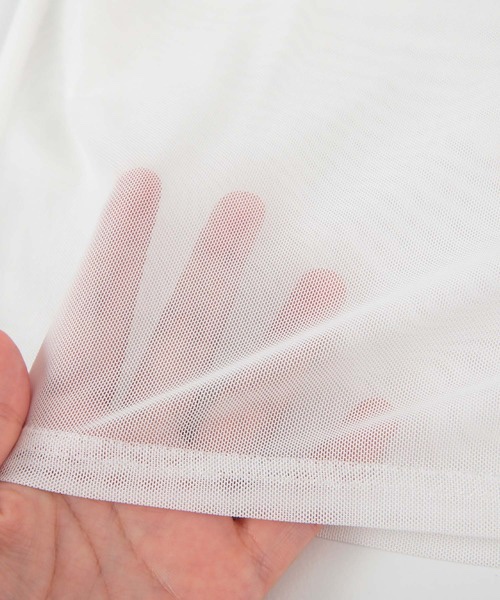 半透款寬領上衣