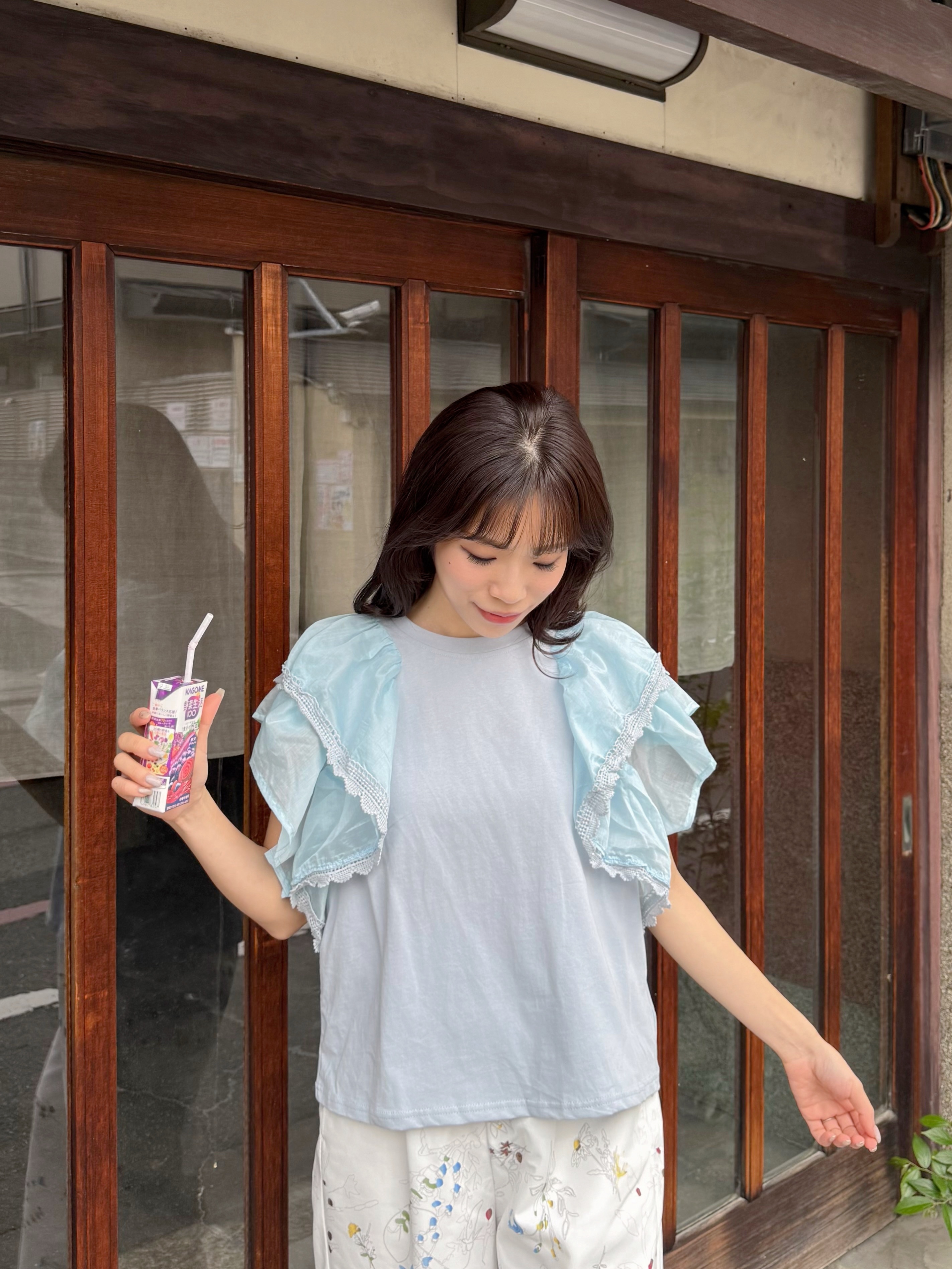 2色•波浪傘袖蕾絲車邊Tee
