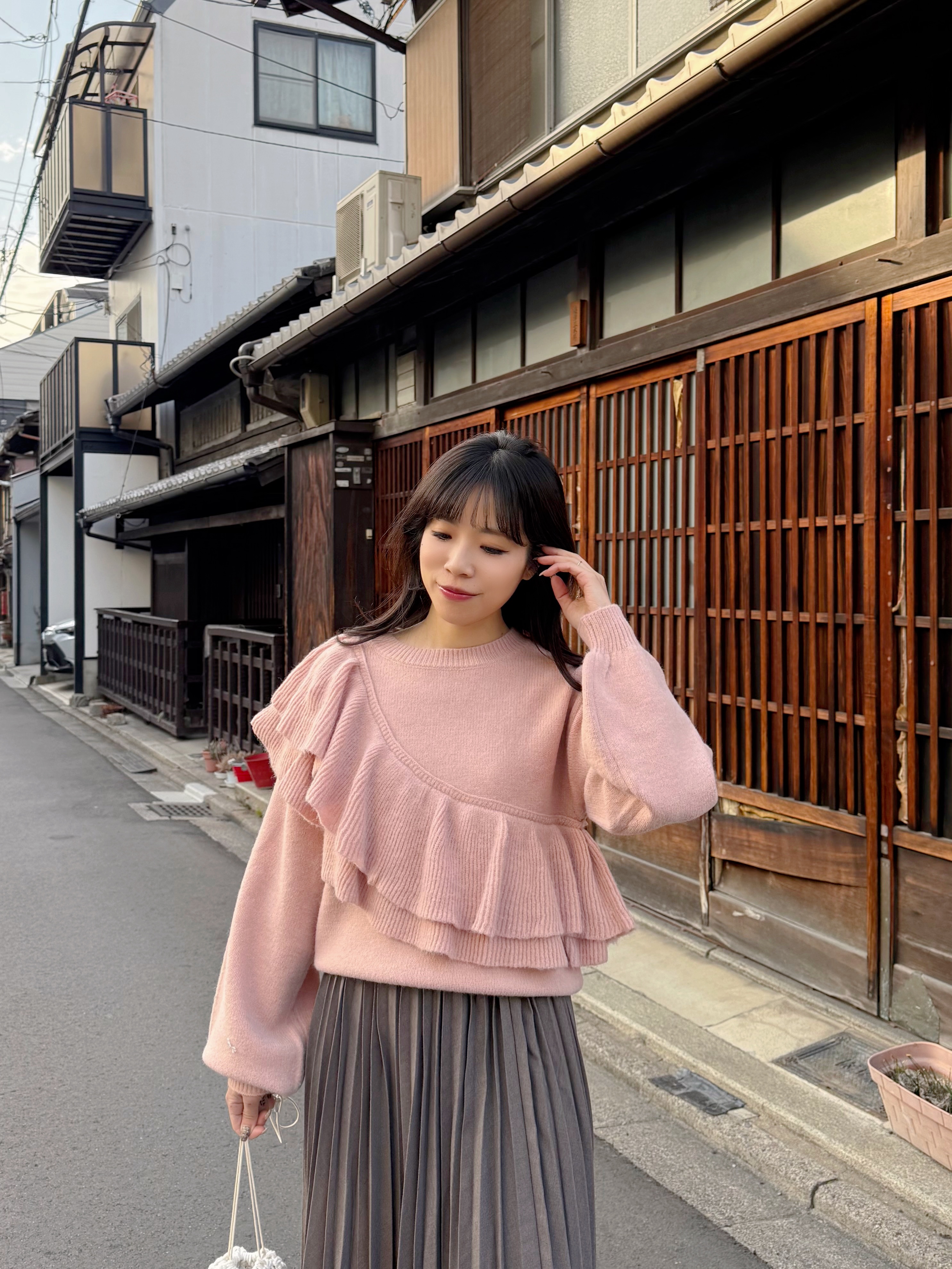 4色•波浪斜邊冷衫