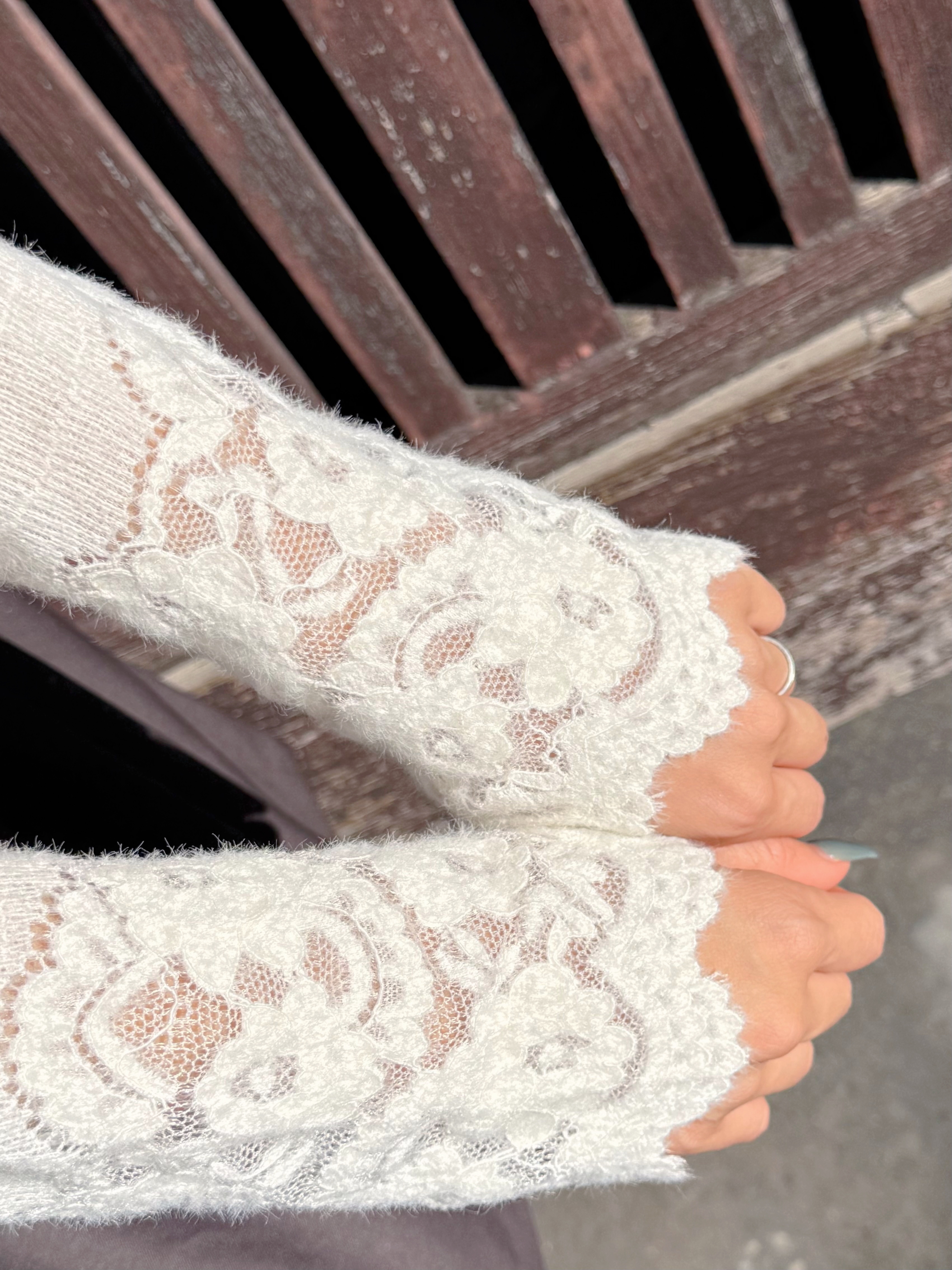 4色•蕾絲寬袖薄針織上衣