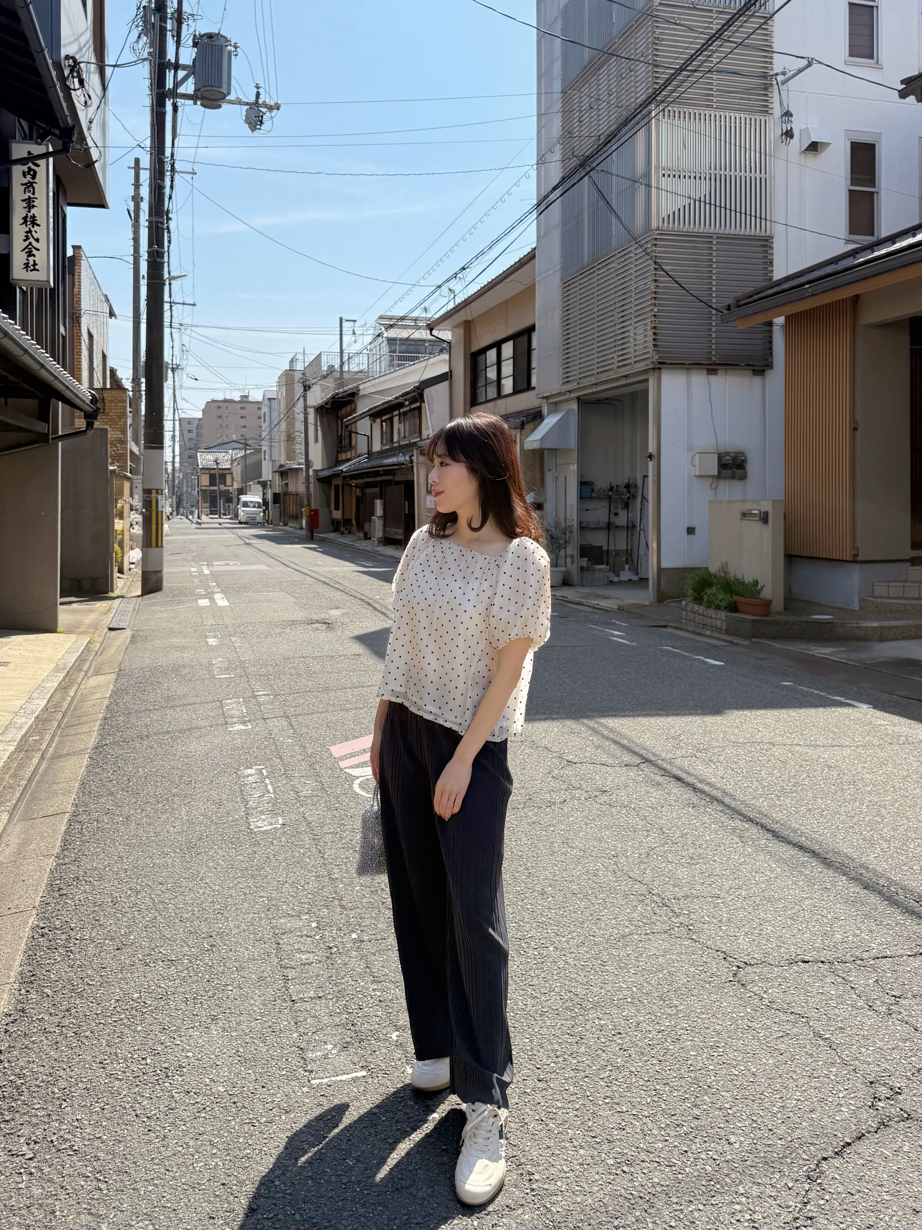 波點方領泡泡袖雪紡上衣