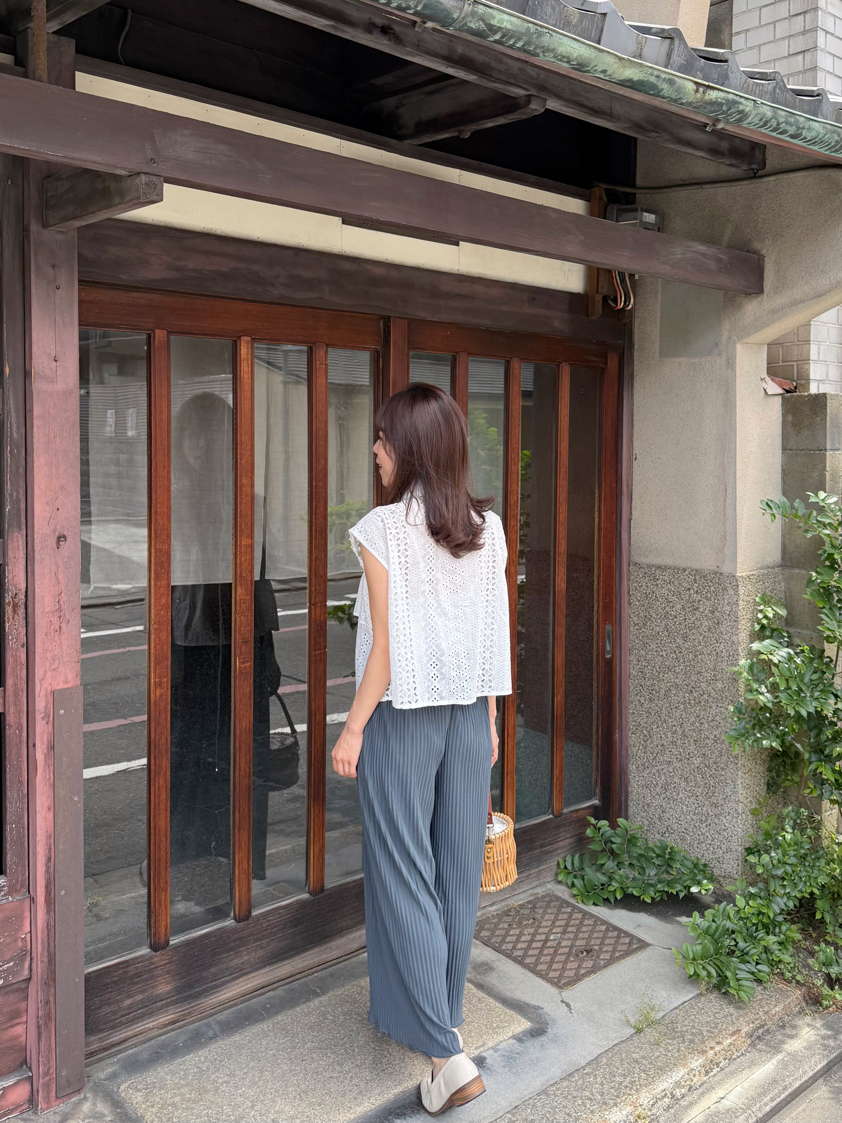 鏤空層次斜袖背心恤衫