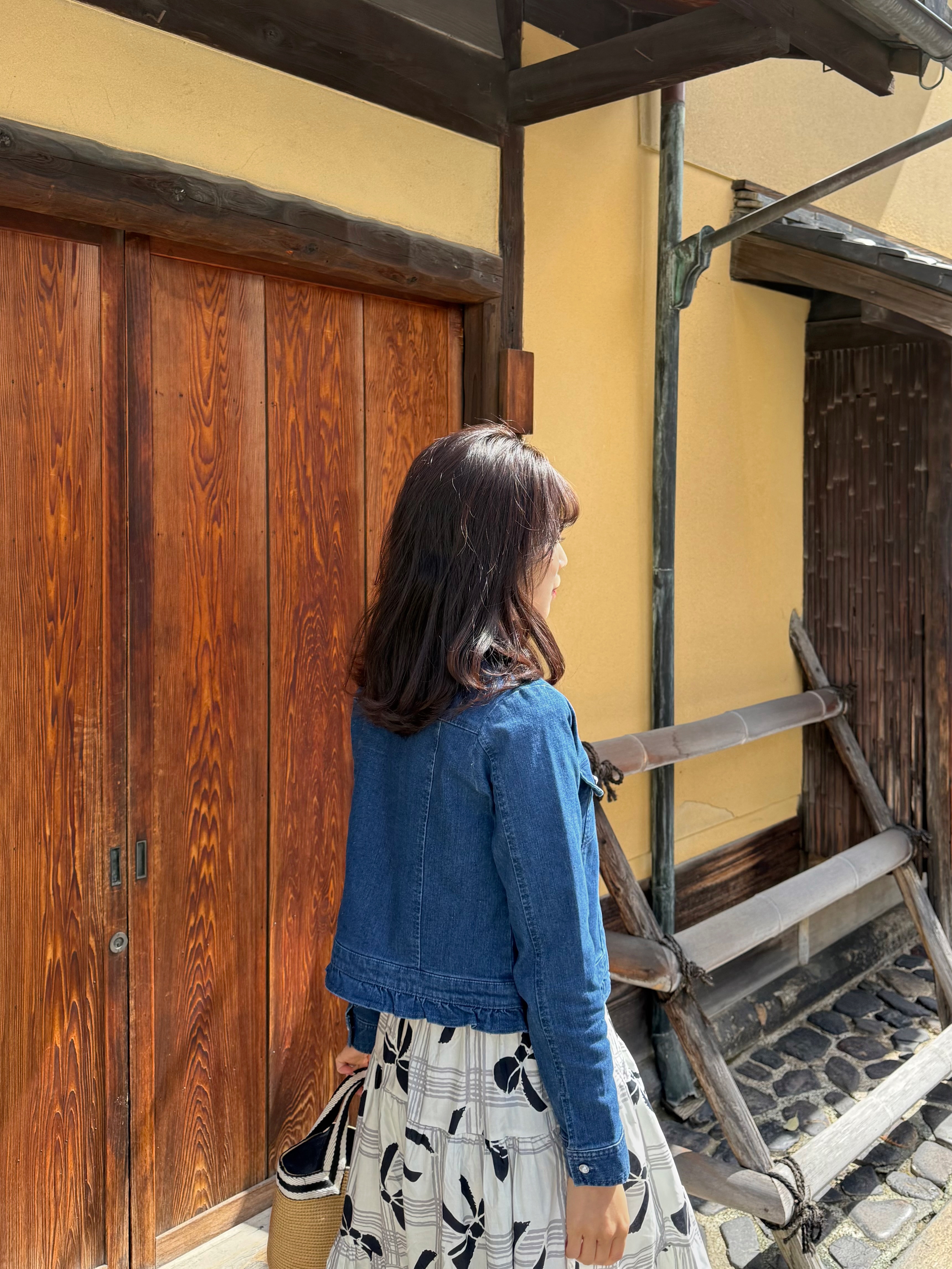 波浪壓摺拉鍊牛仔外套