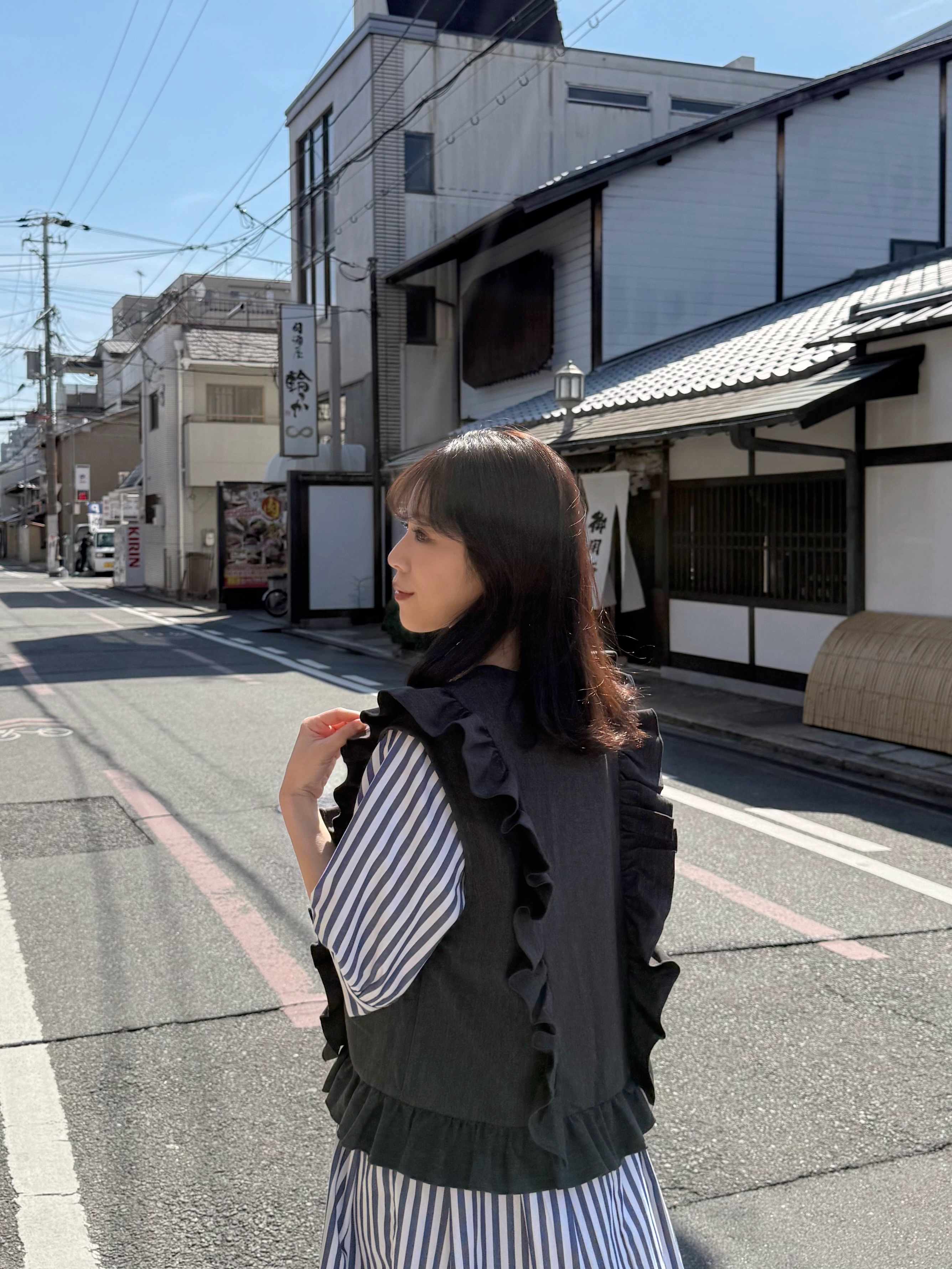 2色•波浪邊蝴蝶結背心