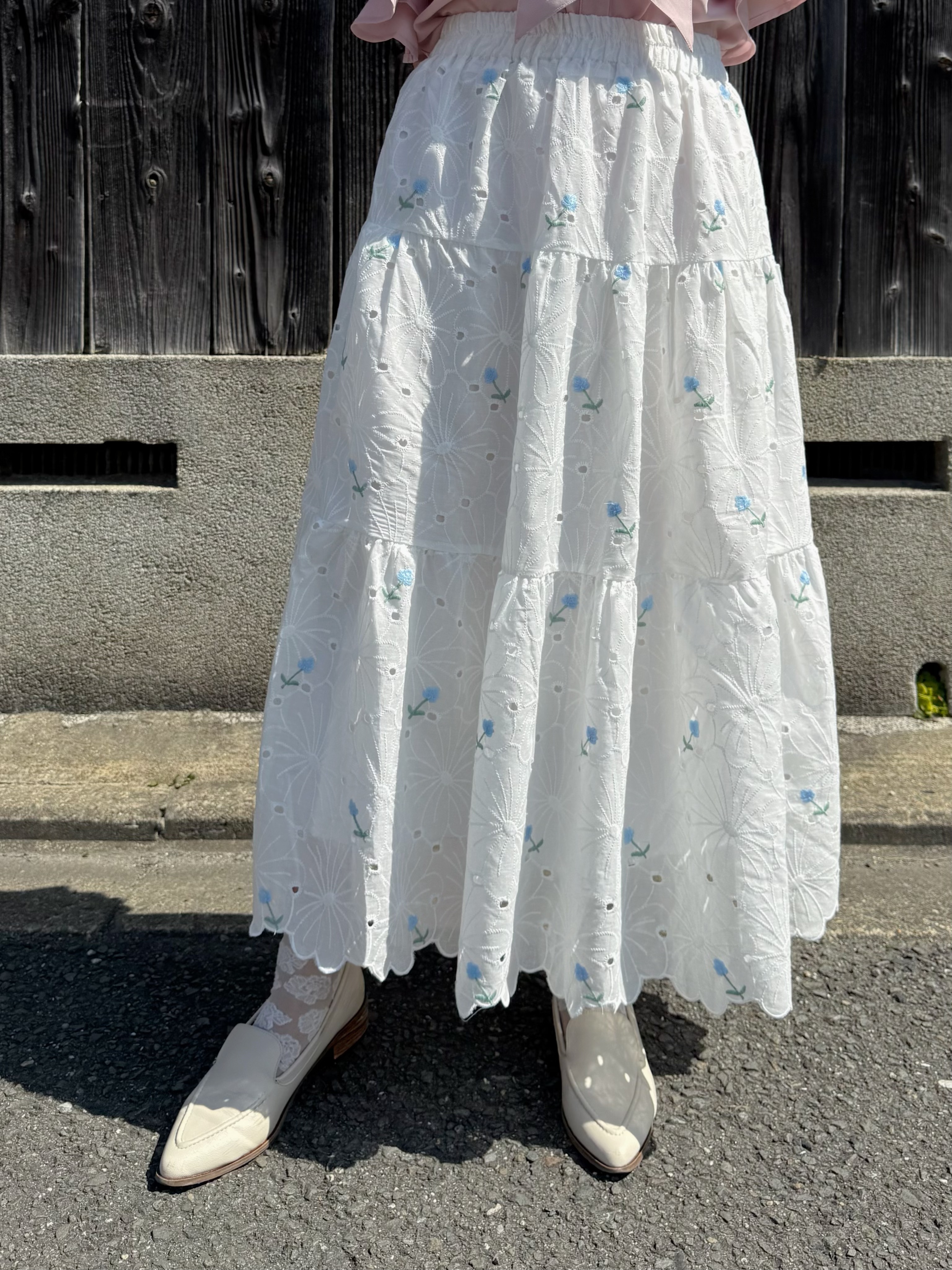 2色•刺繡小花鏤空長款半身裙