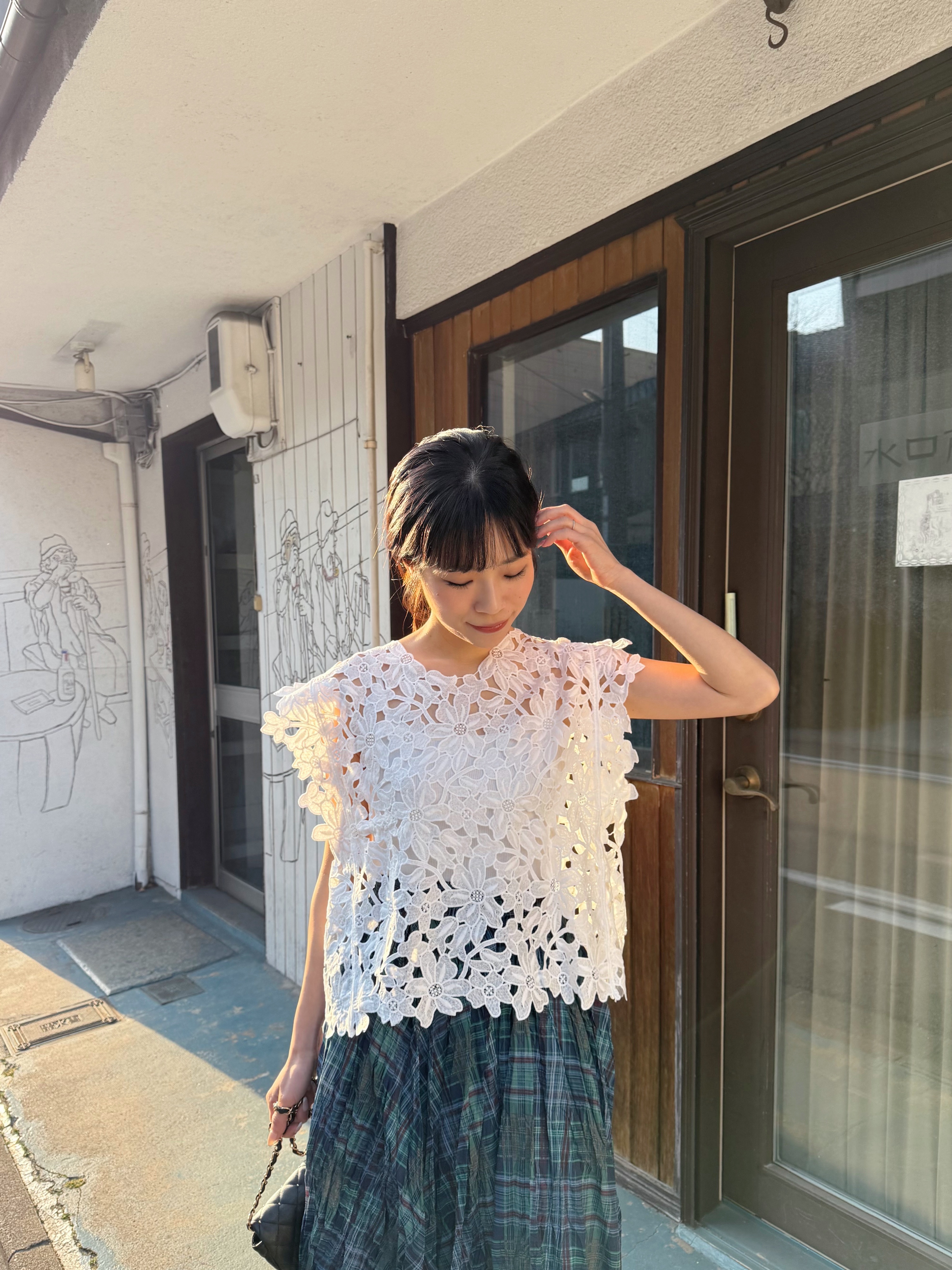 蕾絲半袖鏤空上衣