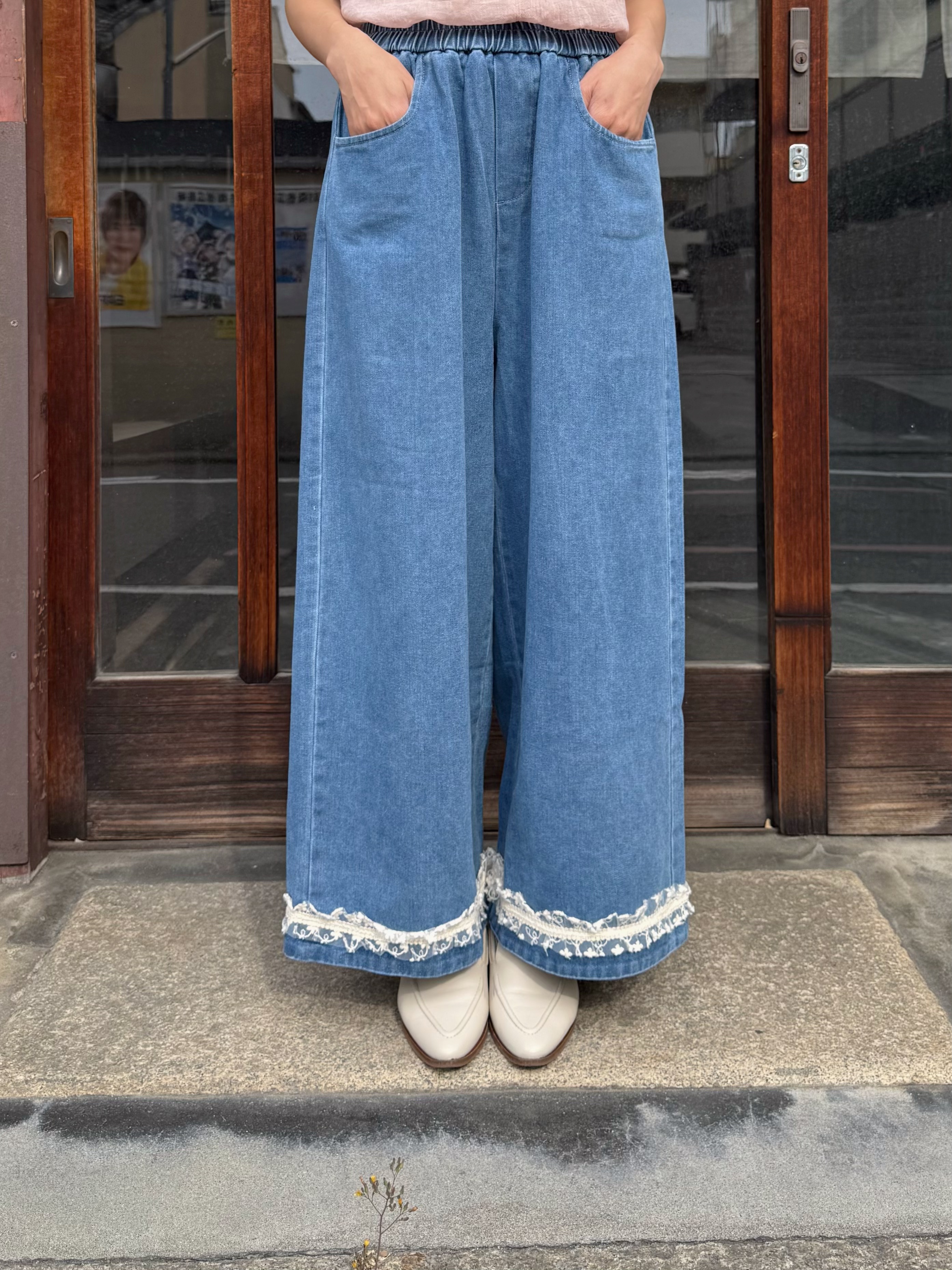 蕾絲邊闊腳牛仔褲
