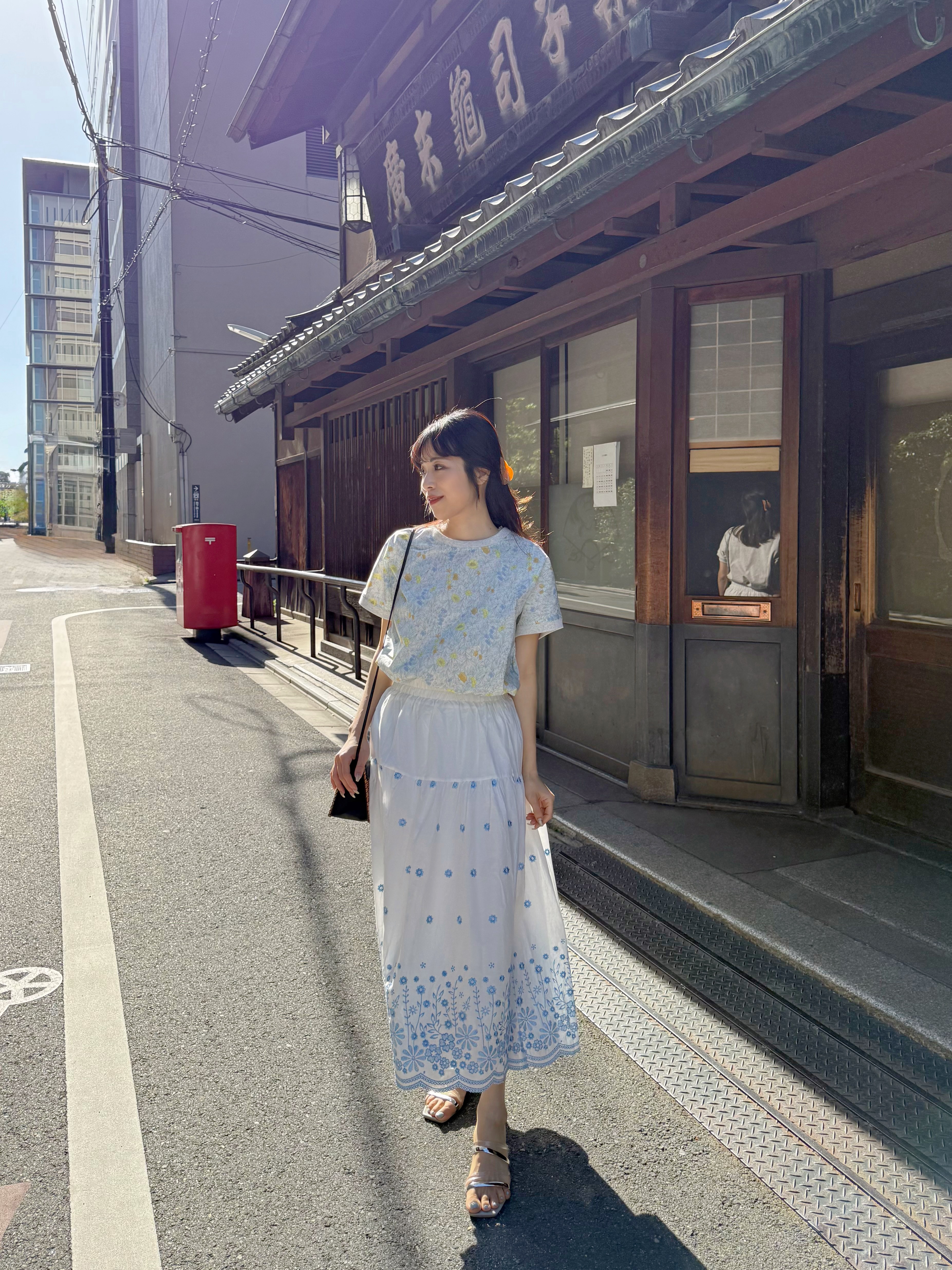 淡色清新花花上衣