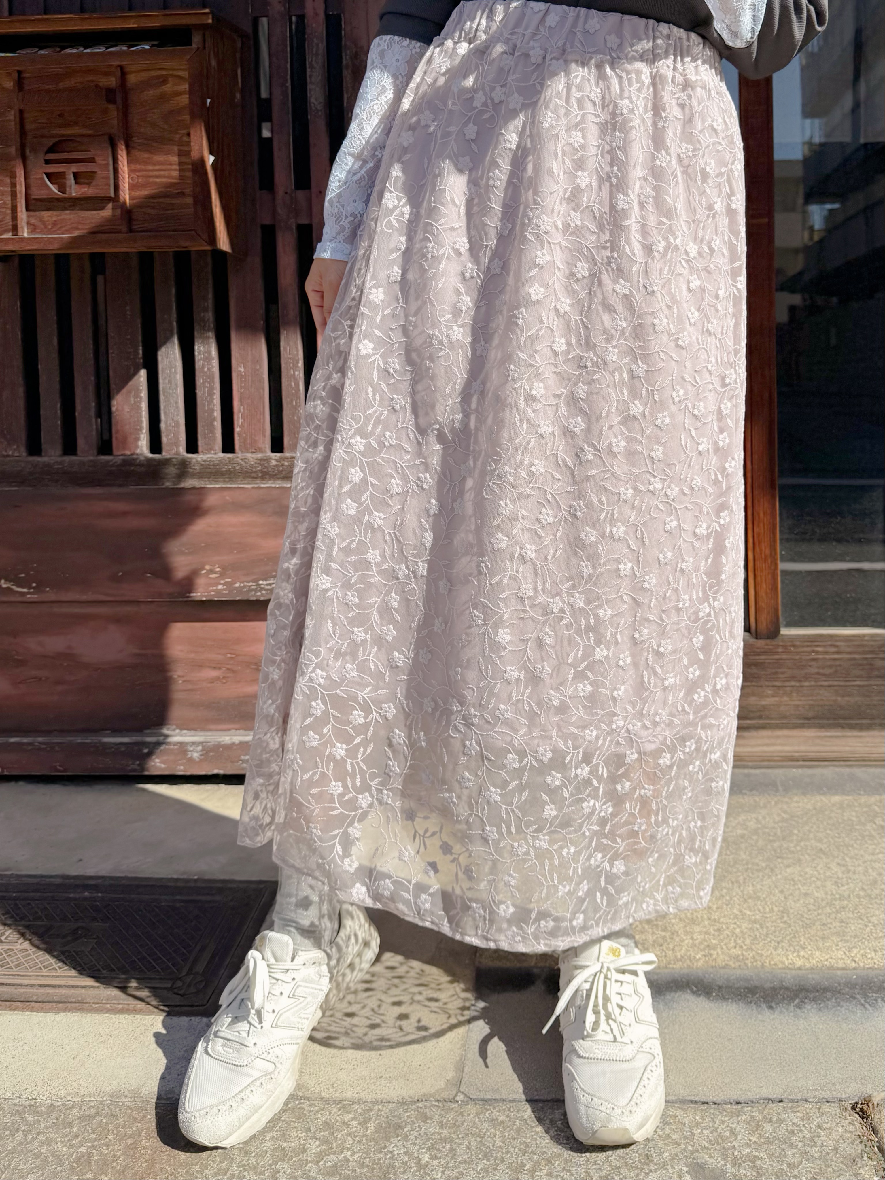 淡粉色刺繡蕾絲半身裙