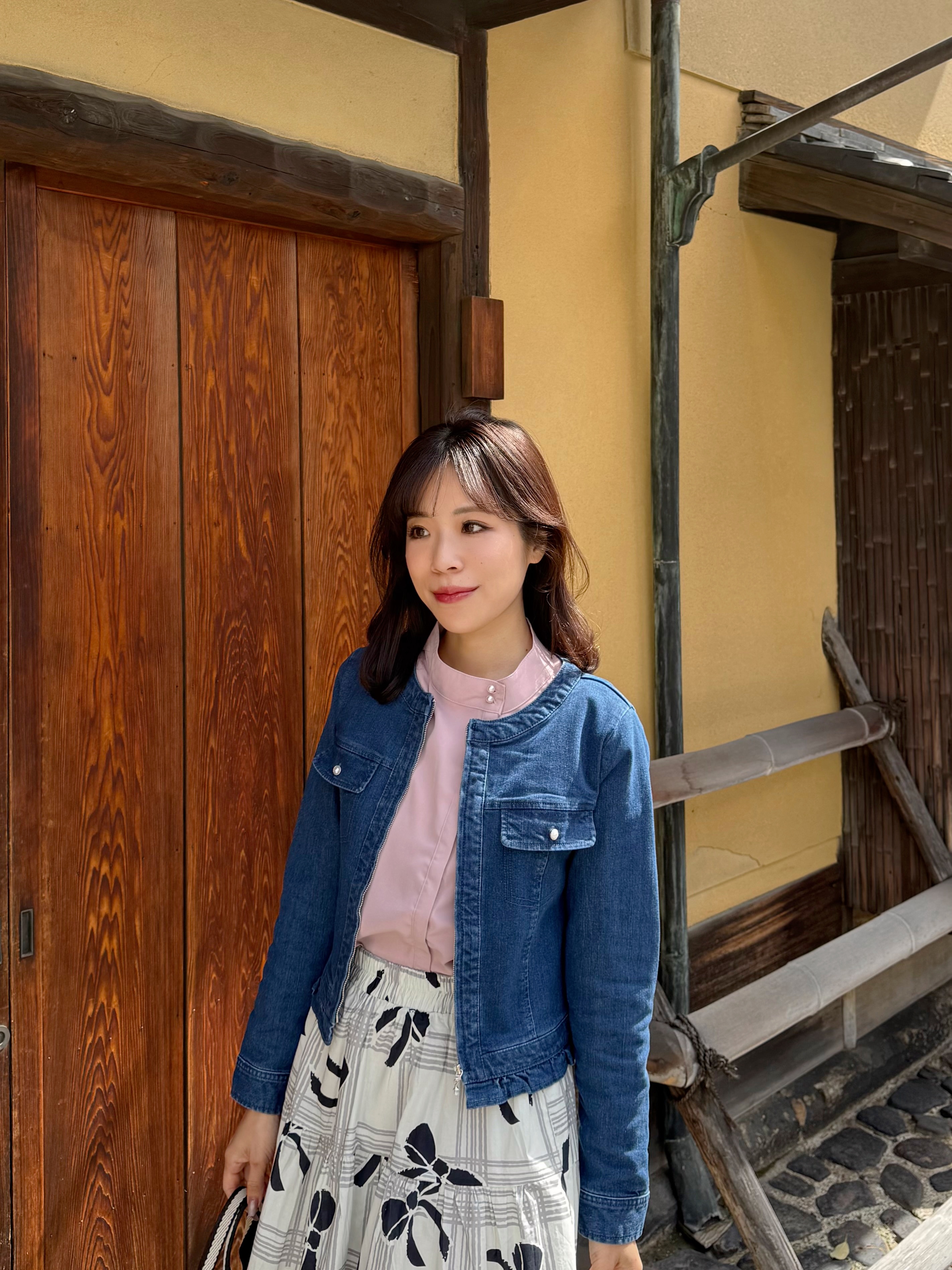 波浪壓摺拉鍊牛仔外套