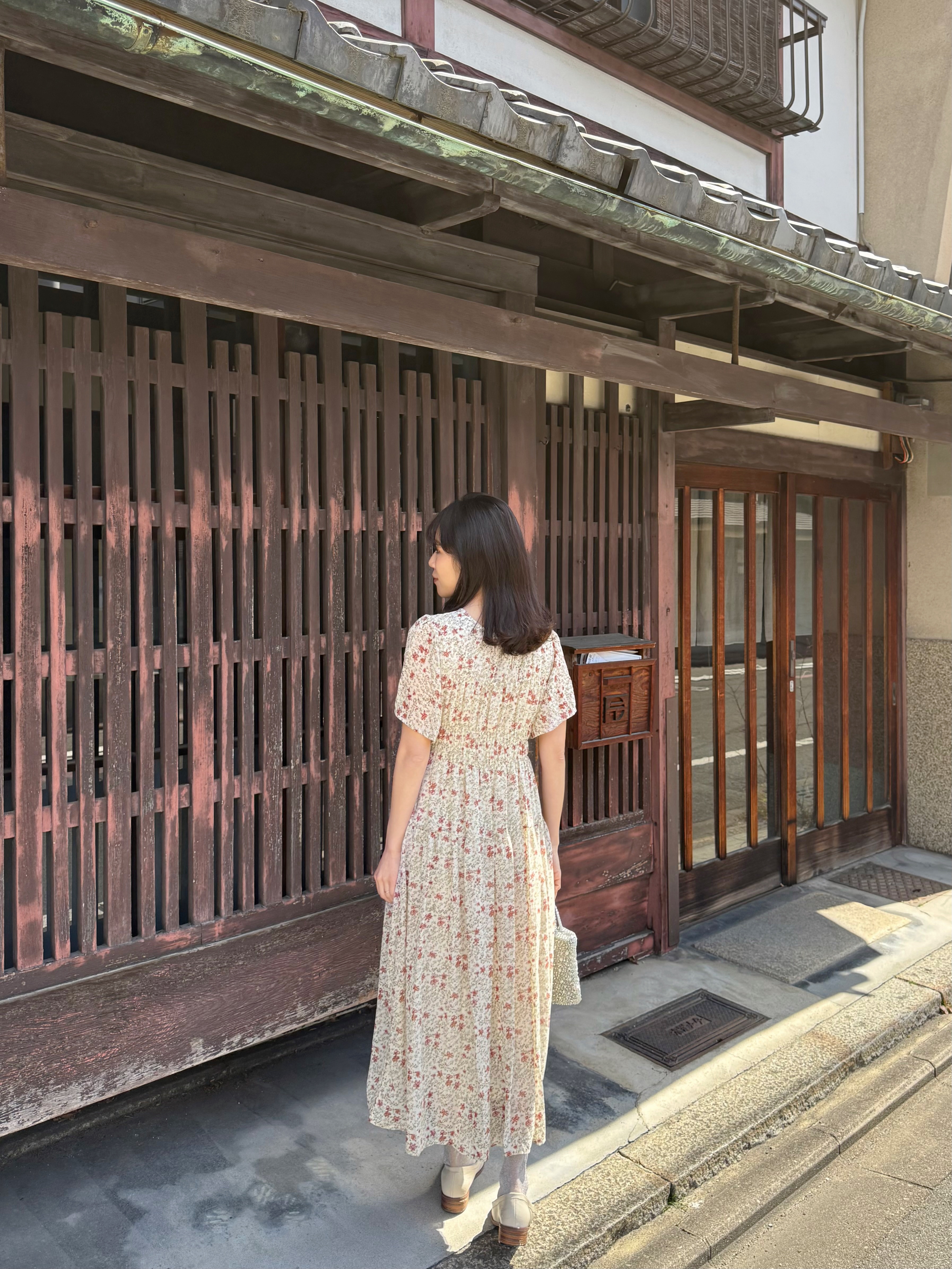 傘袖碎花摺摺雪紡連身裙