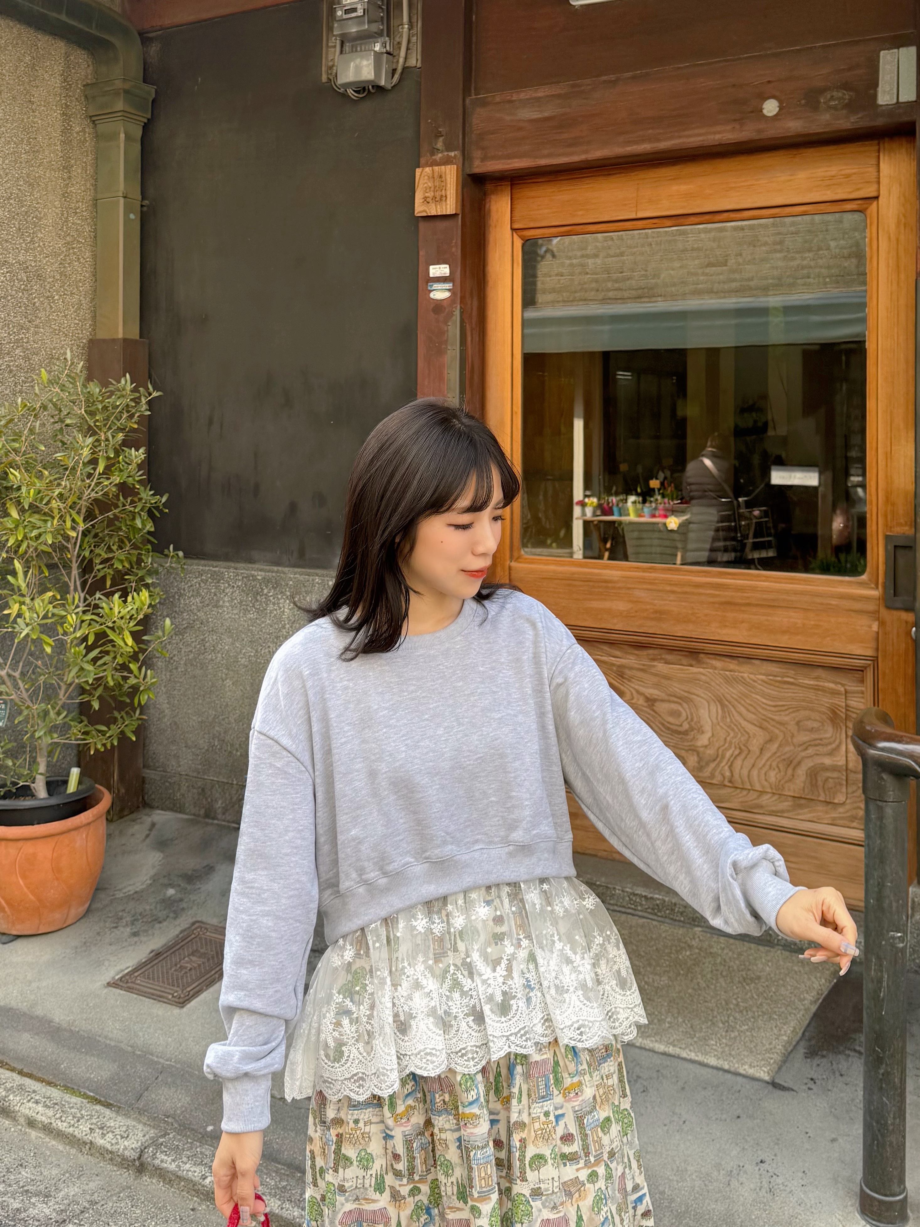 蕾絲傘擺無加厚衛衣