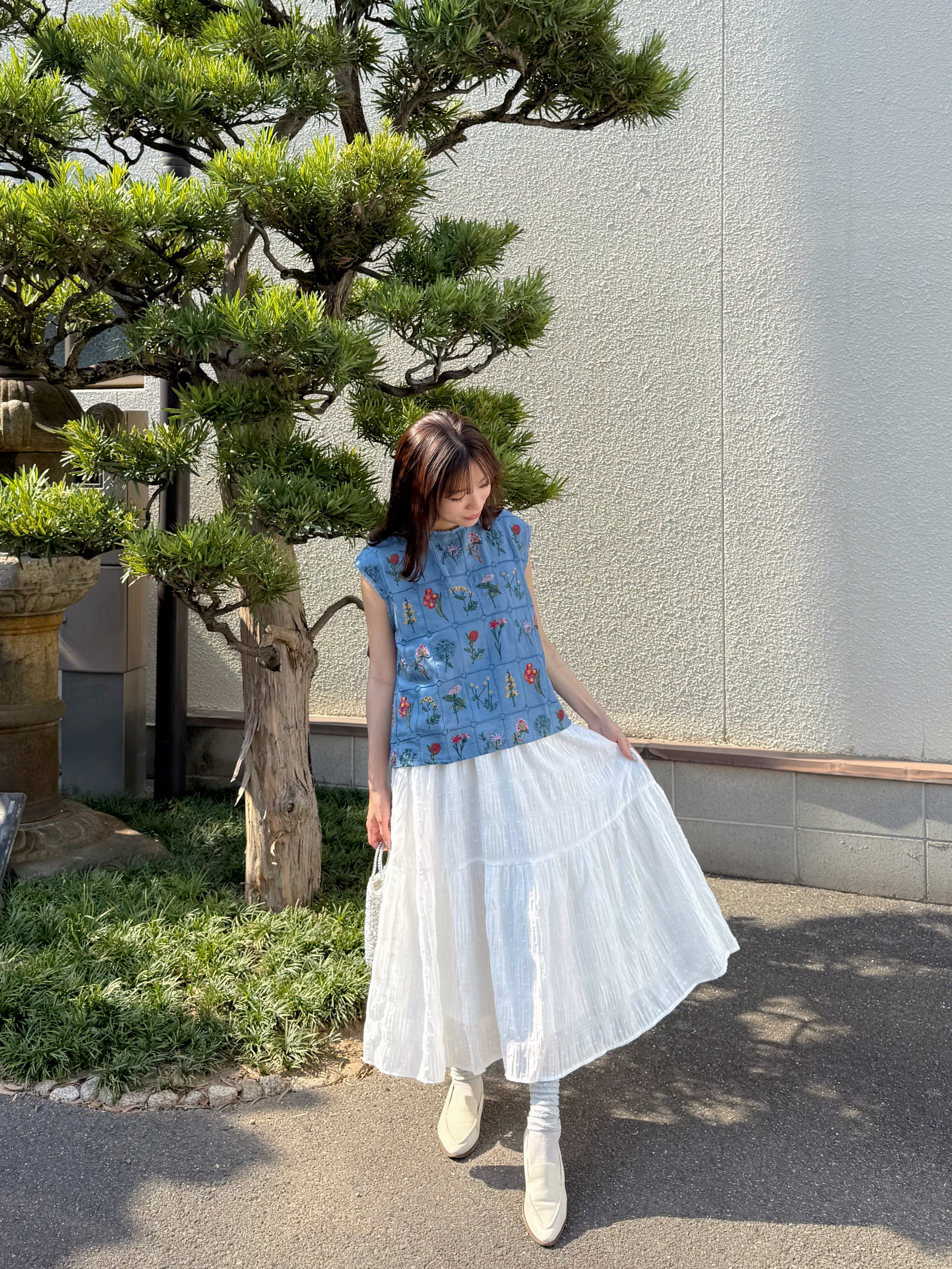 花花刺繡半袖上衣