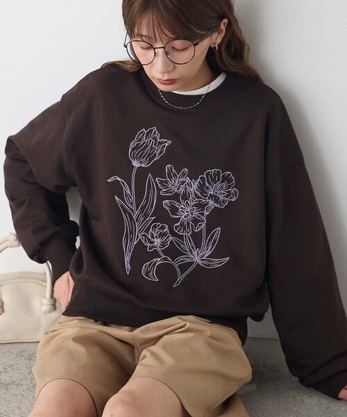 5色•花卉刺繡圓領衛衣