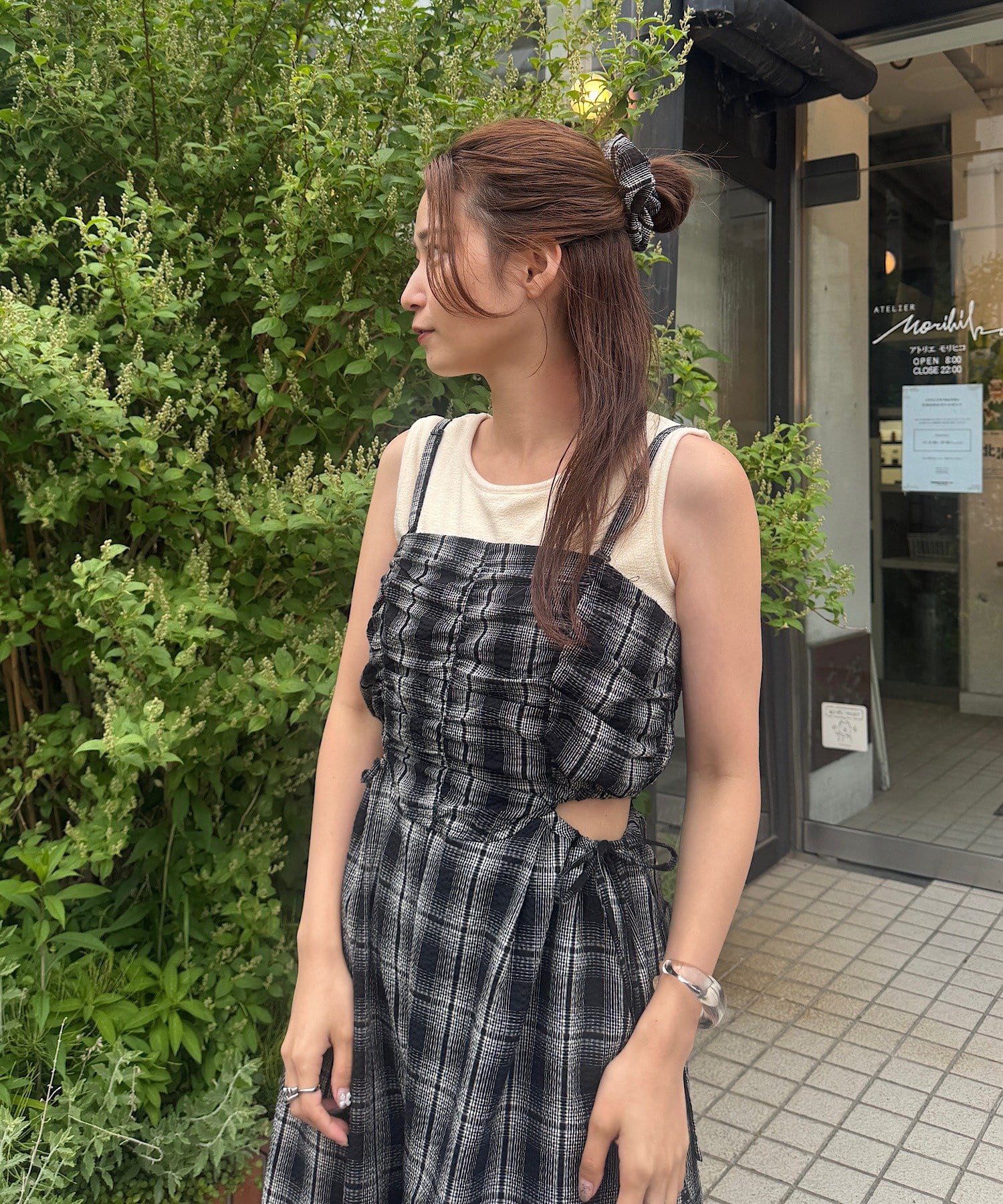 黑白格吊帶連身褲 + 髮圈套裝