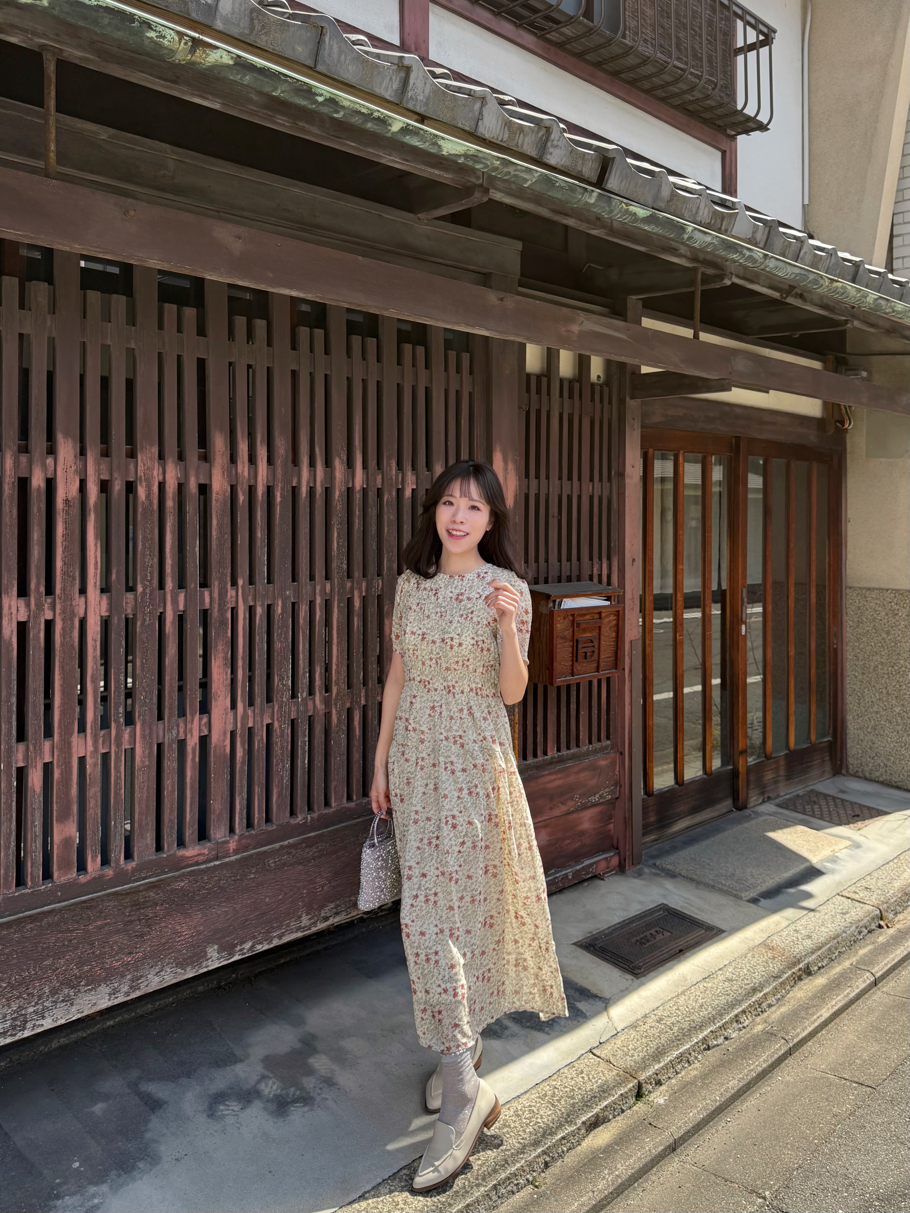 傘袖碎花摺摺雪紡連身裙