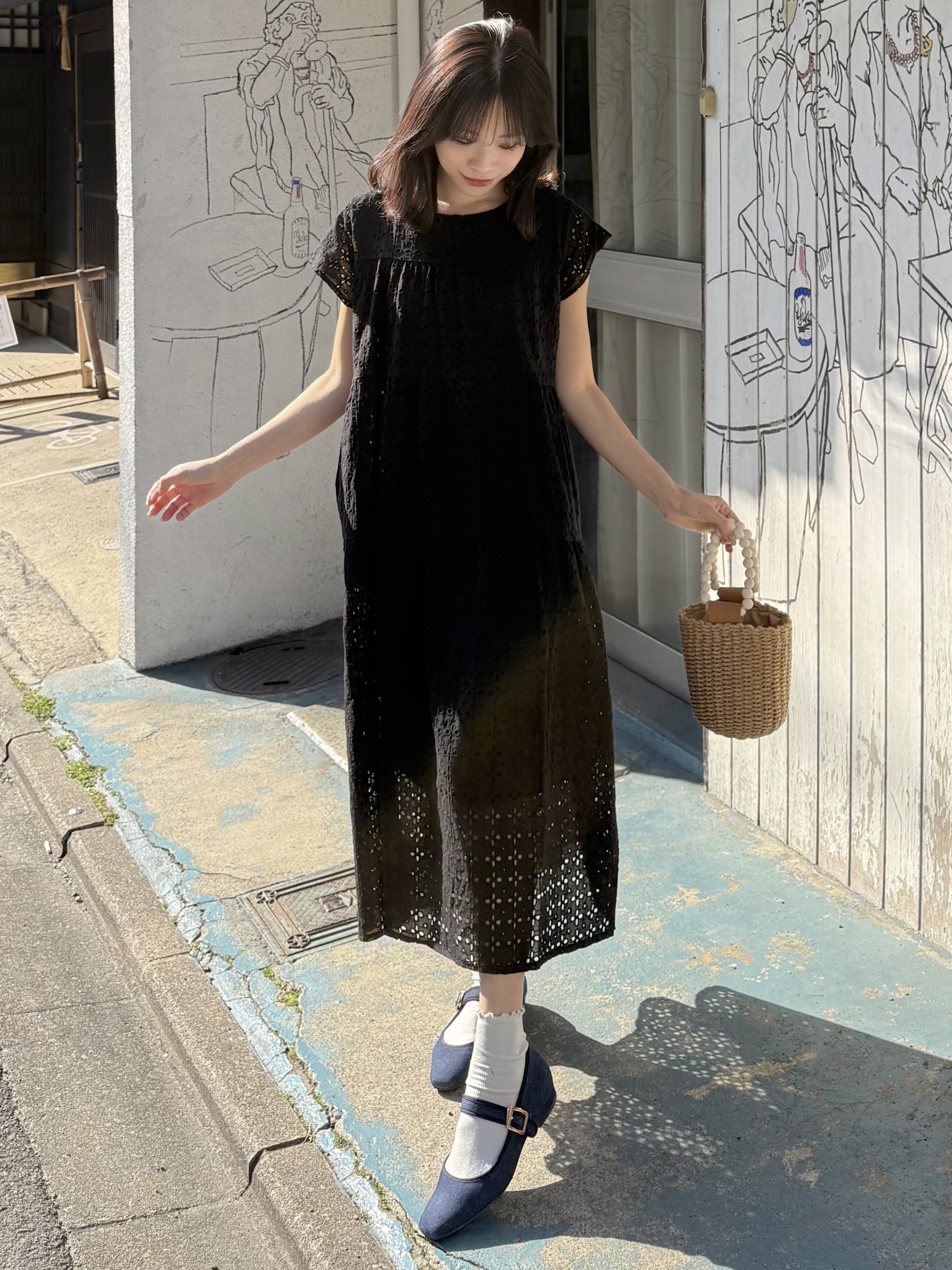 2色•刺繡鏤空純綿短袖連身裙