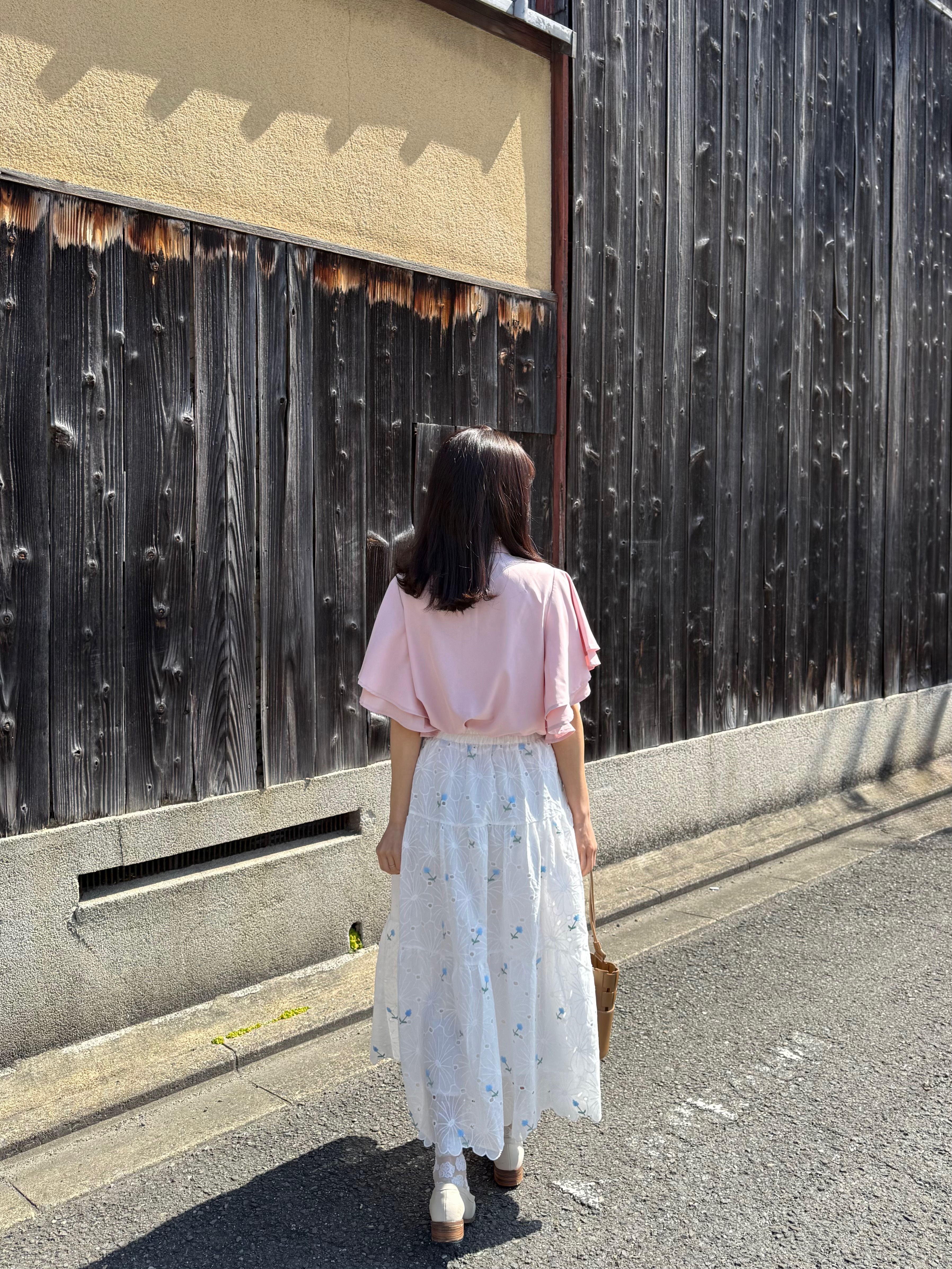 2色•刺繡小花鏤空長款半身裙