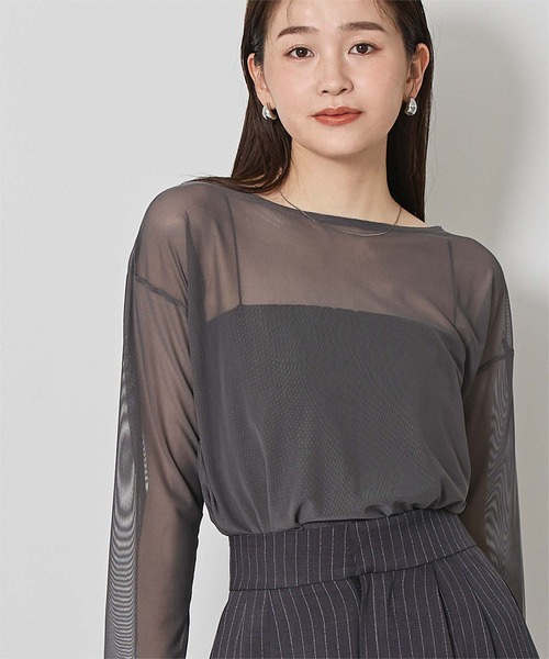 半透款寬領上衣