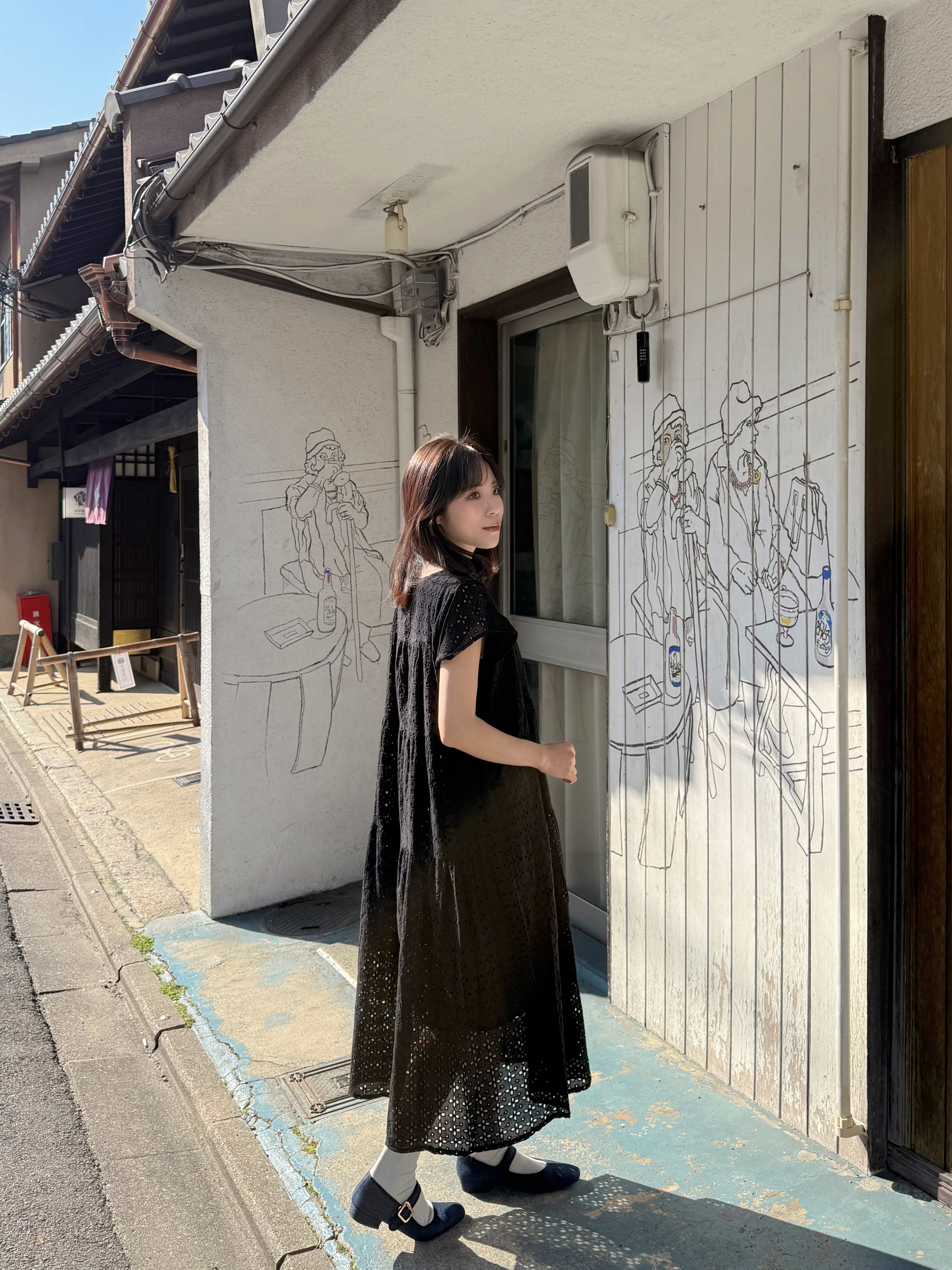 2色•刺繡鏤空純綿短袖連身裙