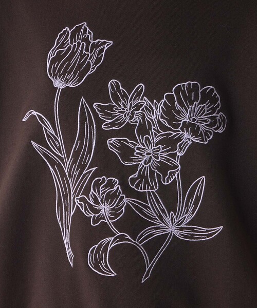 5色•花卉刺繡圓領衛衣