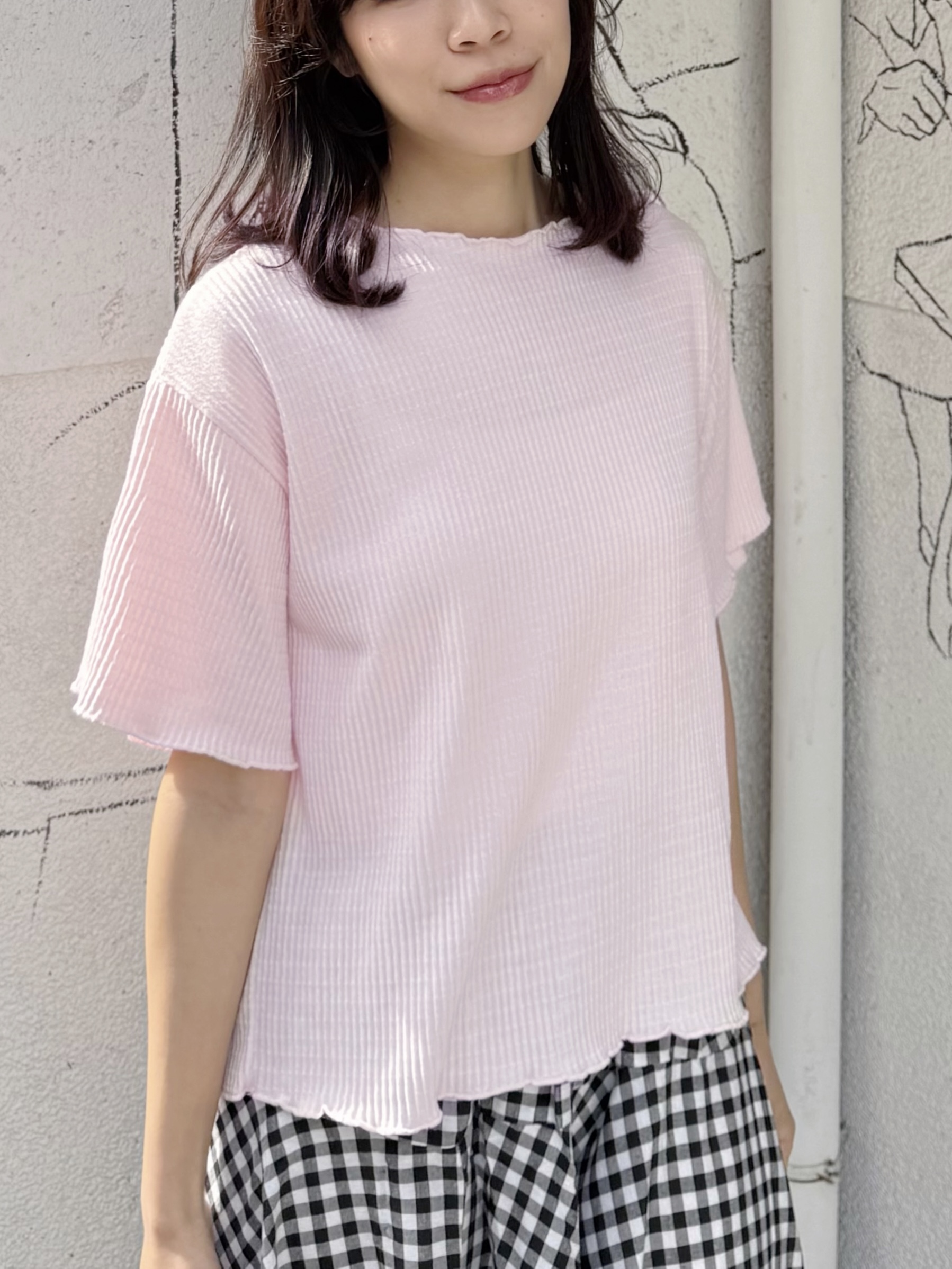 粉紅色壓紋木耳邊寬領Tee