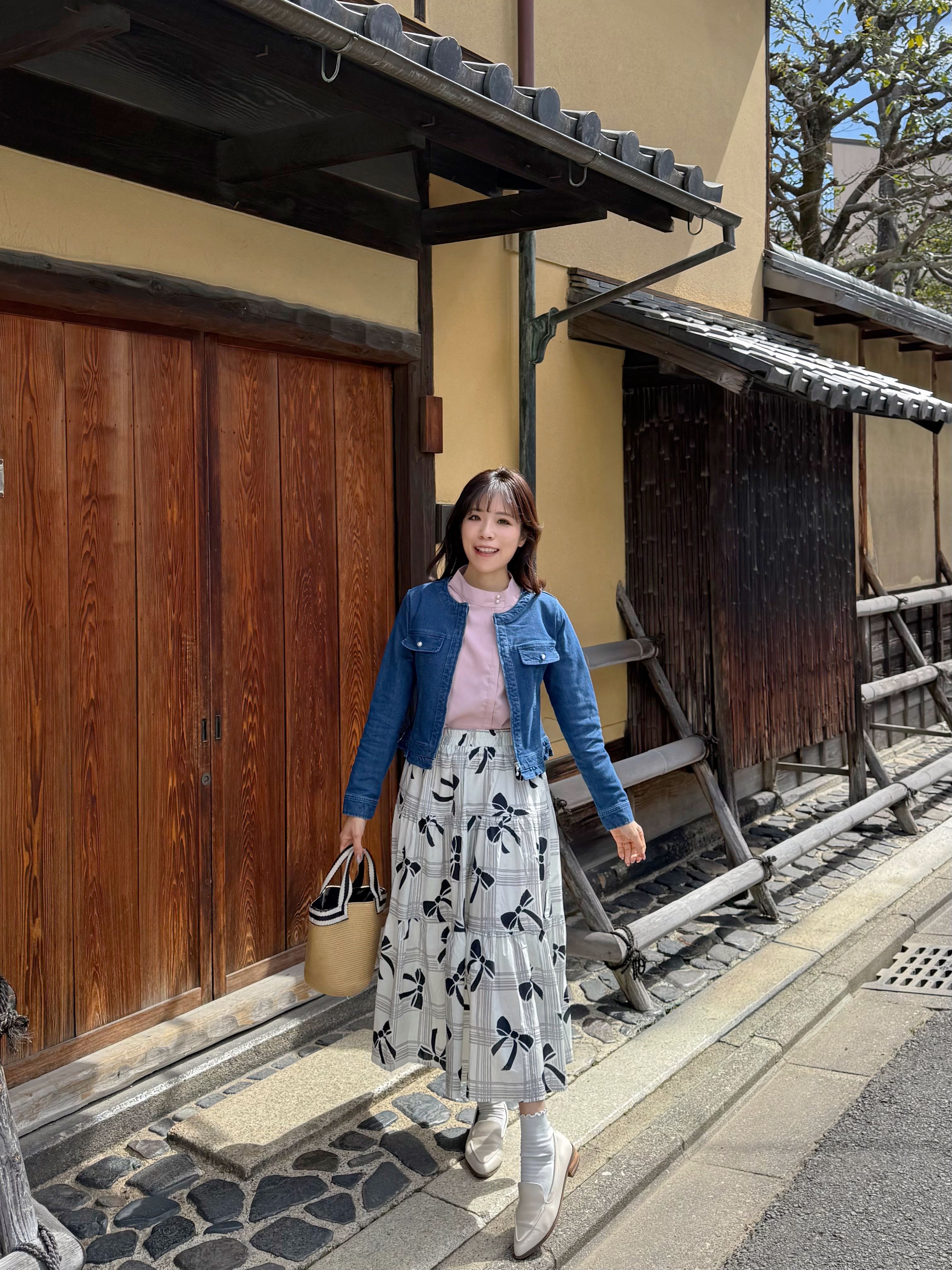 波浪壓摺拉鍊牛仔外套