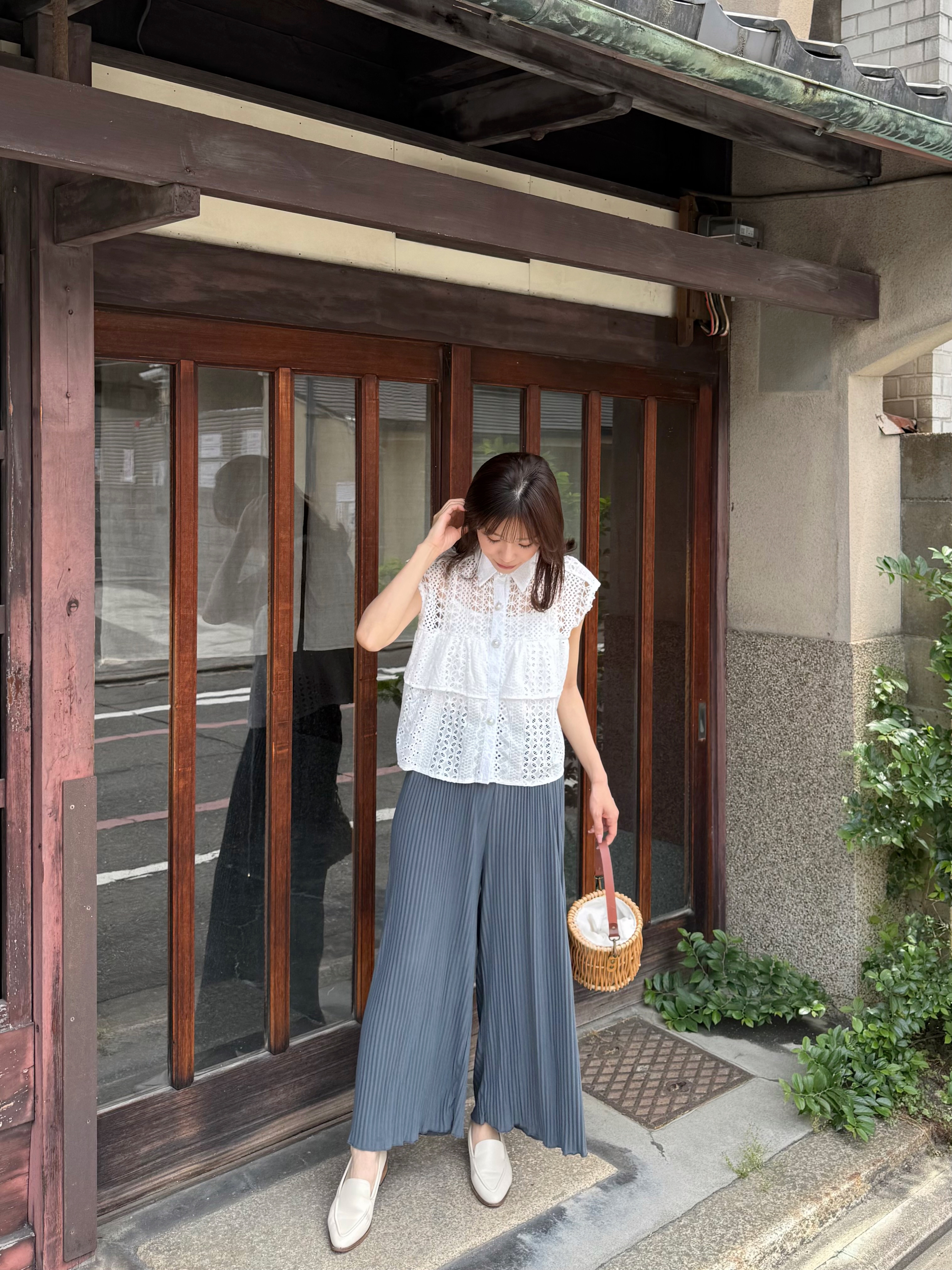 鏤空層次斜袖背心恤衫