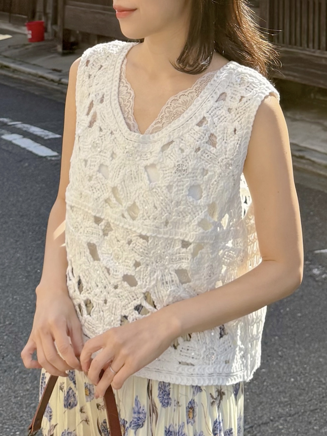 鏤空鈎織閃閃片背心
