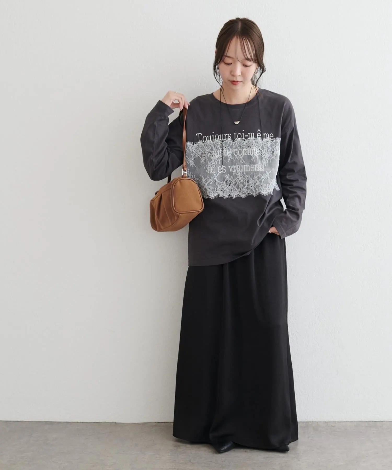 3色•Size F•蕾絲外明線印花長袖T恤