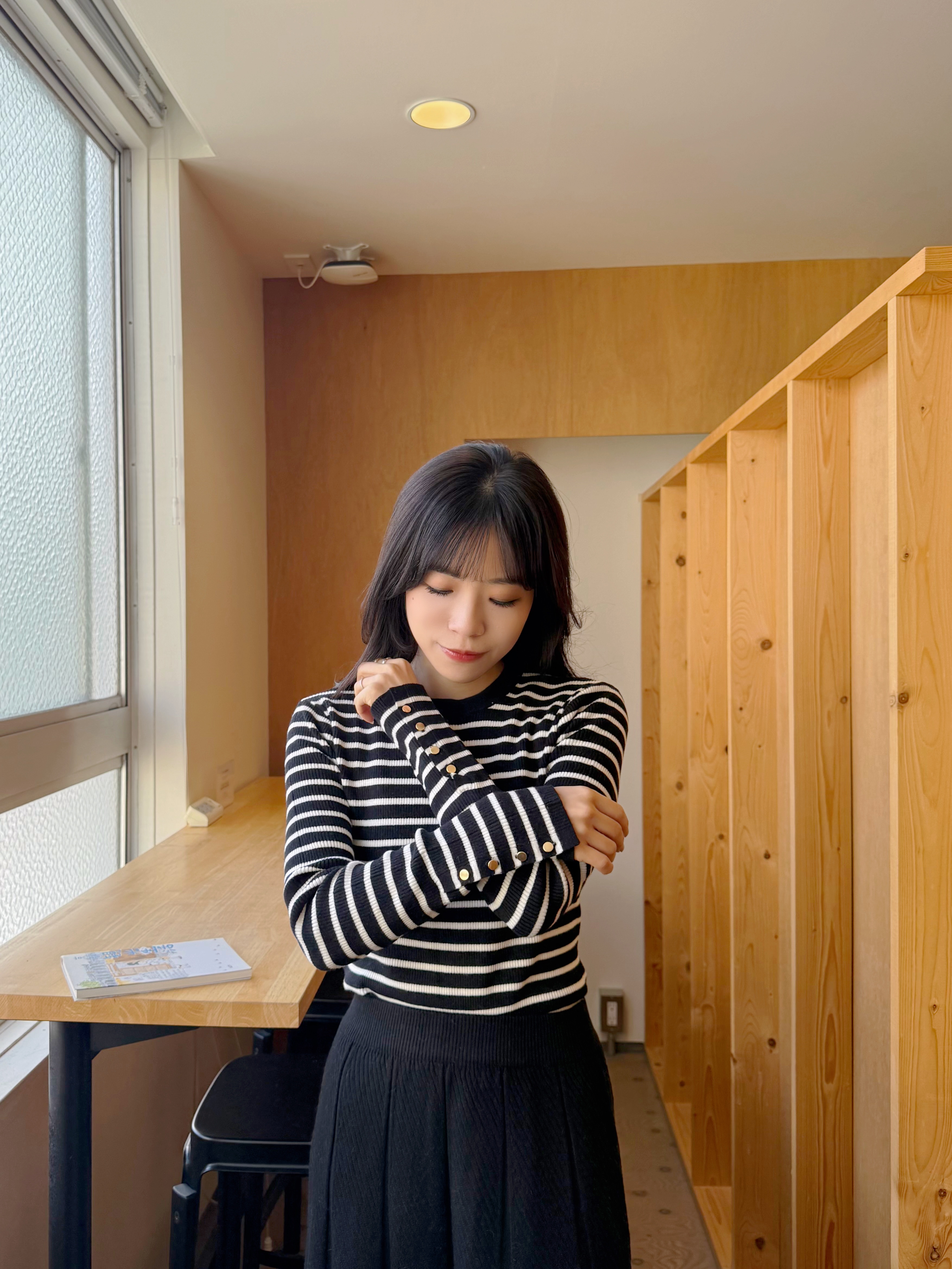 16色•金扣手袖圓領針織上衣