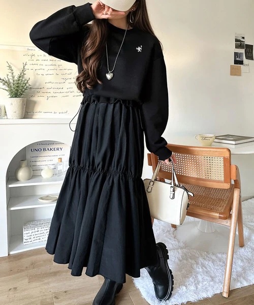 胸前刺繡拼接連身裙