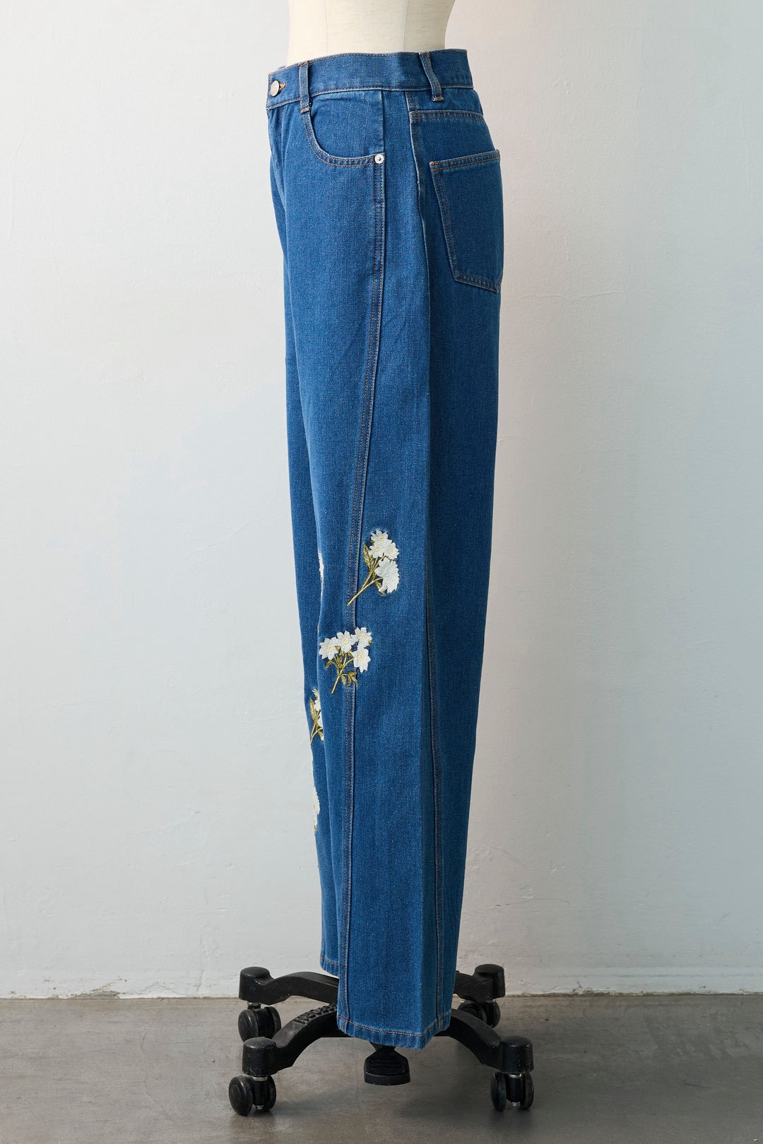 刺繡花闊腳修腳牛仔褲