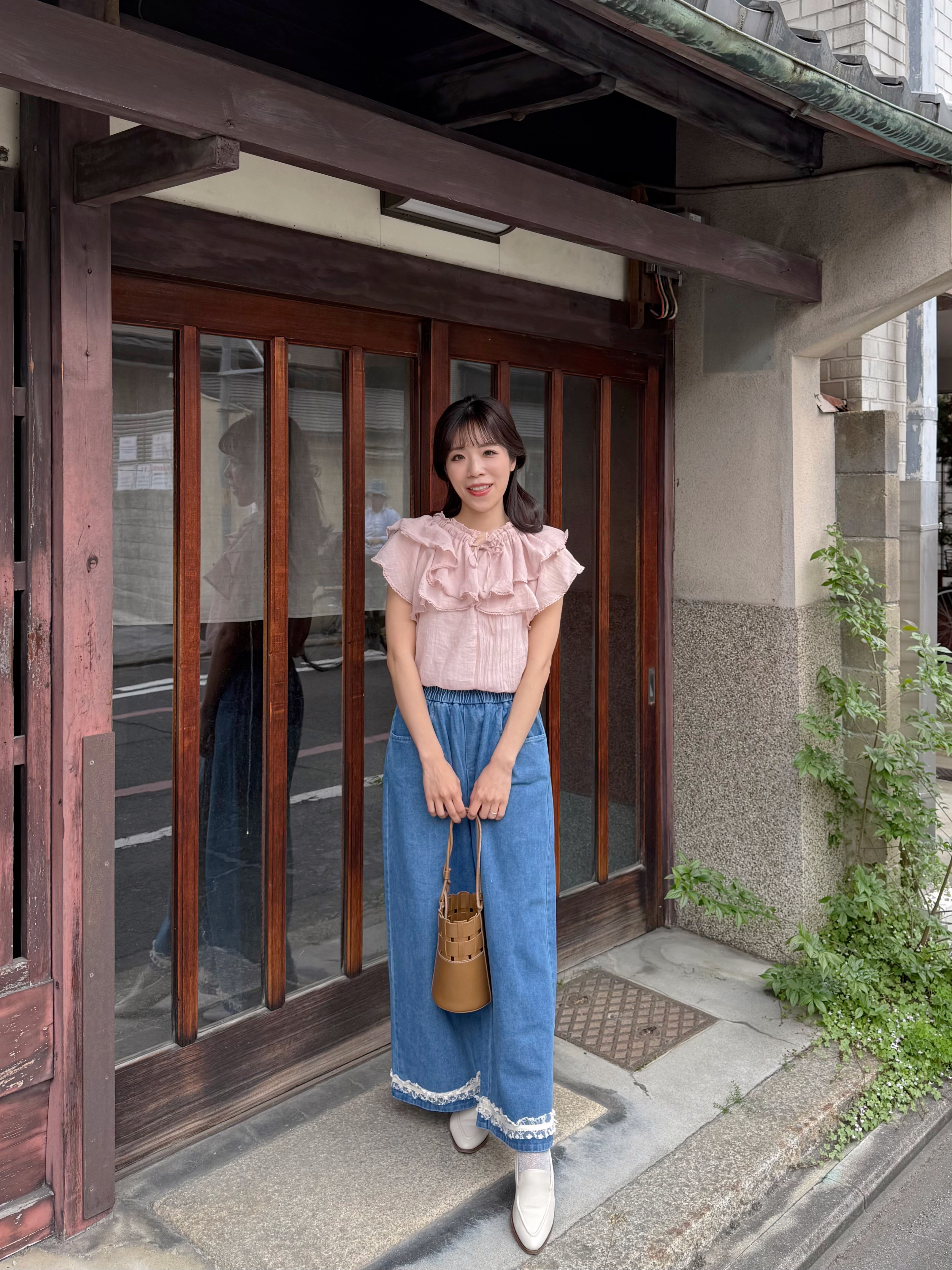 蕾絲邊闊腳牛仔褲