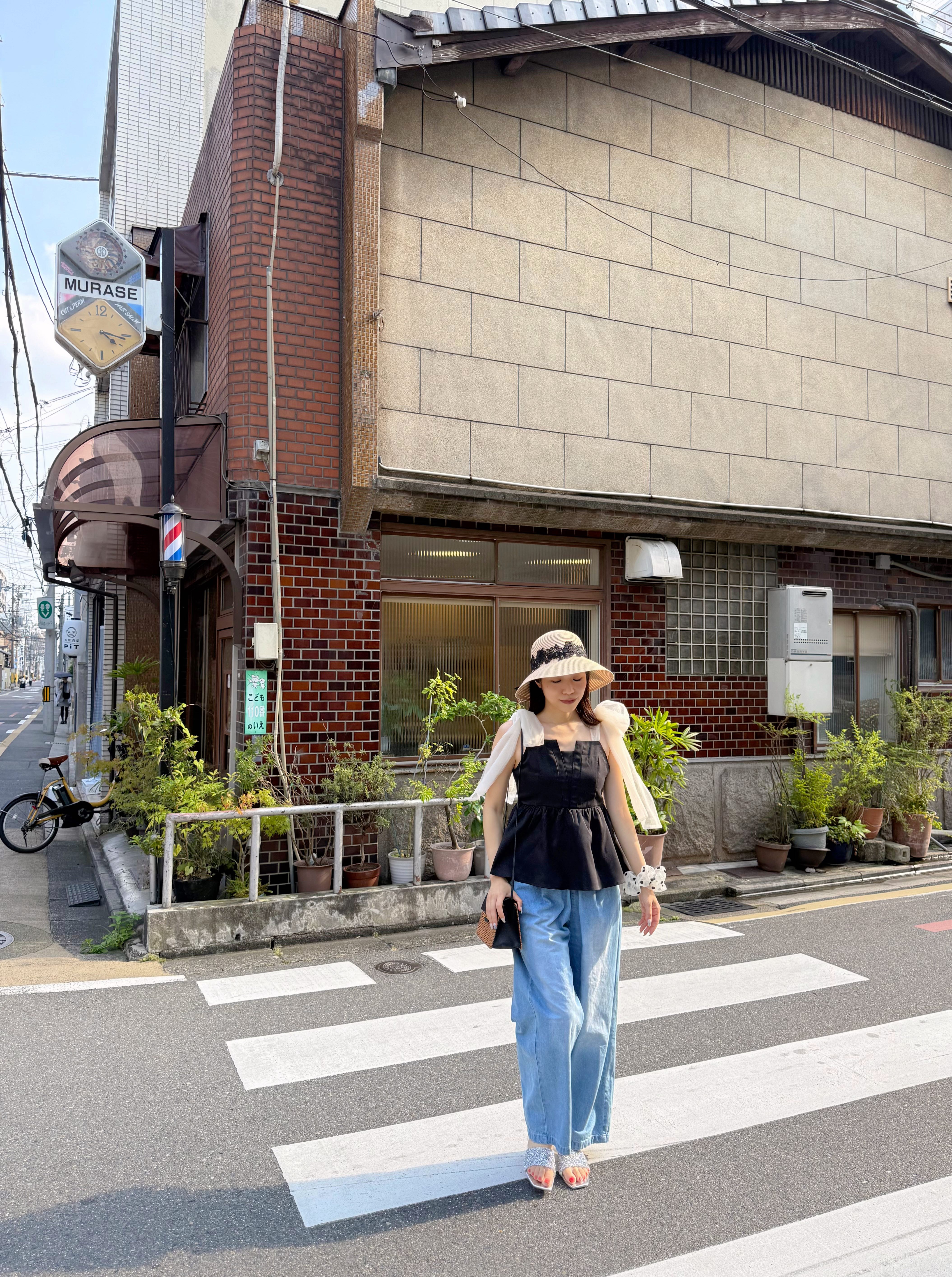 紗紗蝴蝶結肩帶背心