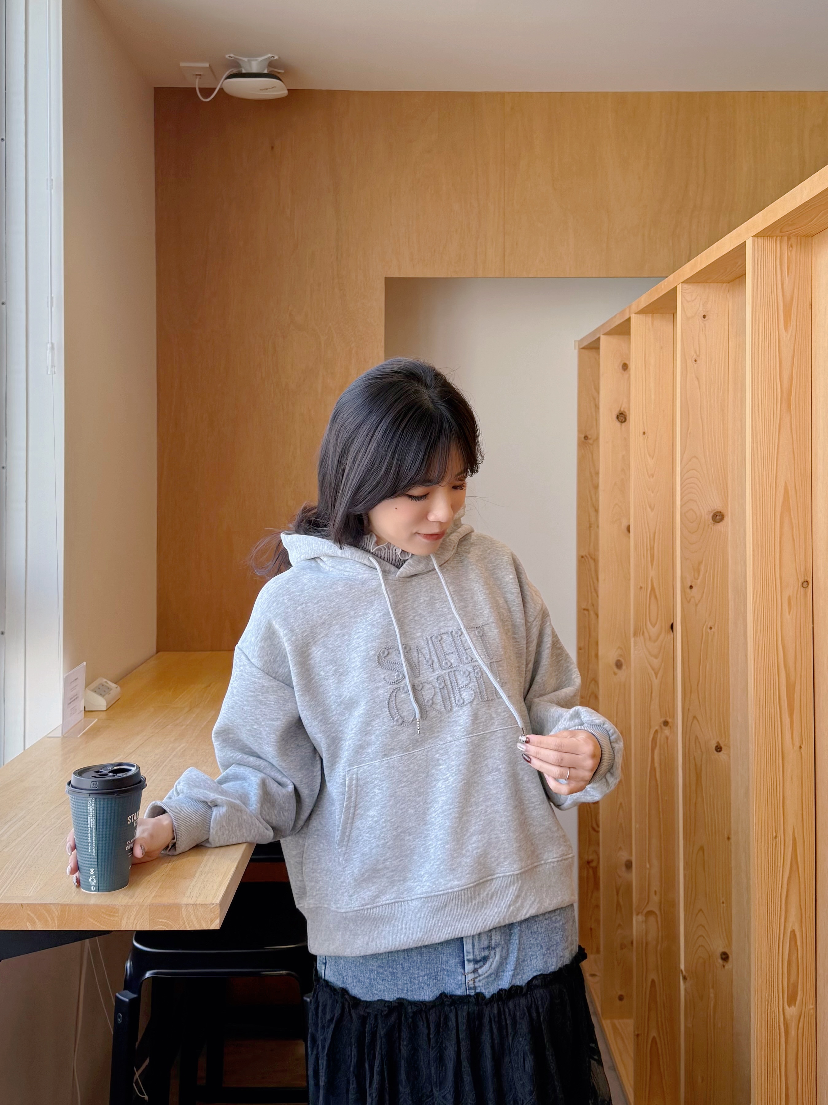 字母刺繡無加厚連帽衛衣