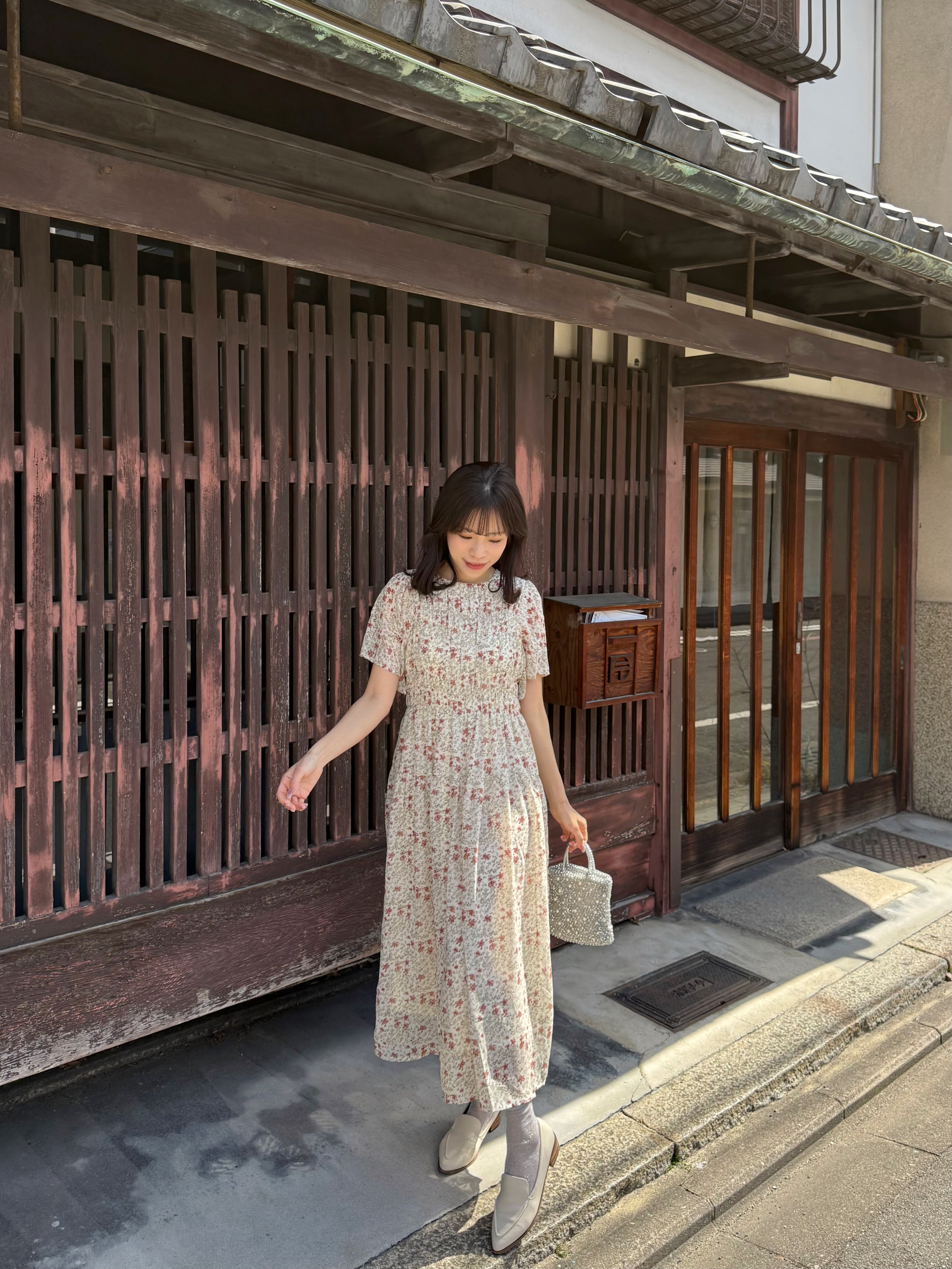 傘袖碎花摺摺雪紡連身裙