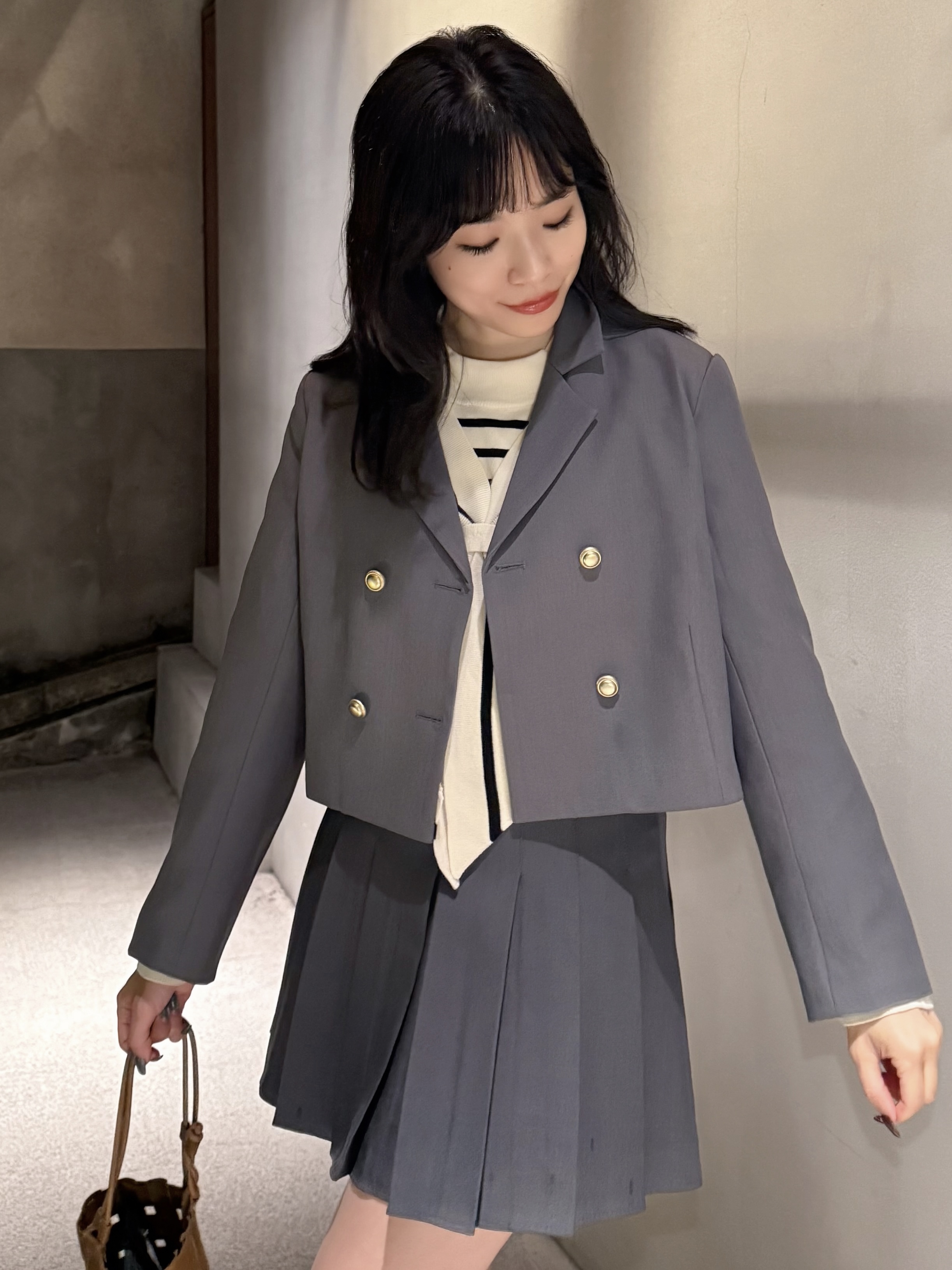 3色•短款金鈕扣西裝外套