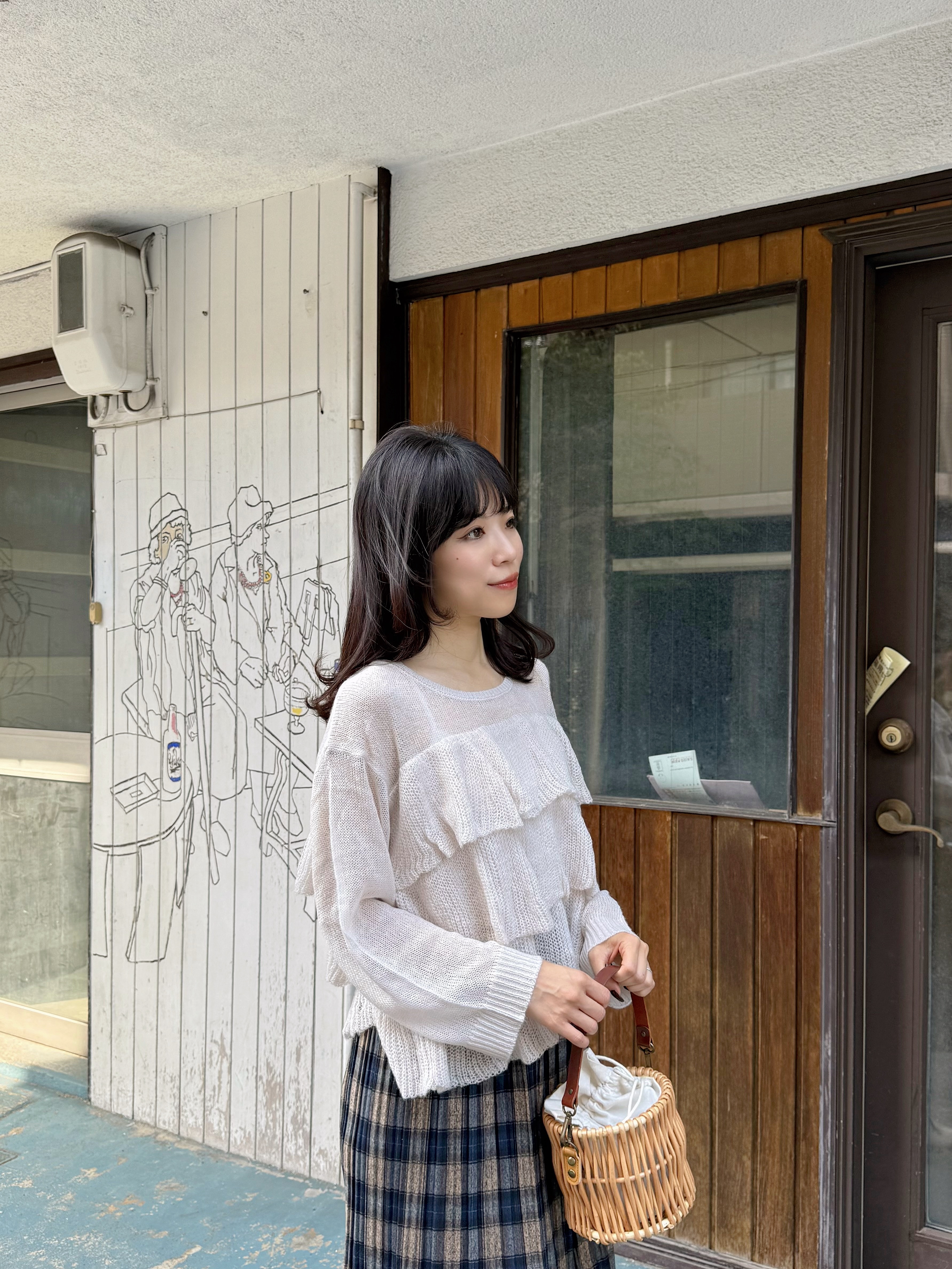 波浪層層鏤空上衣