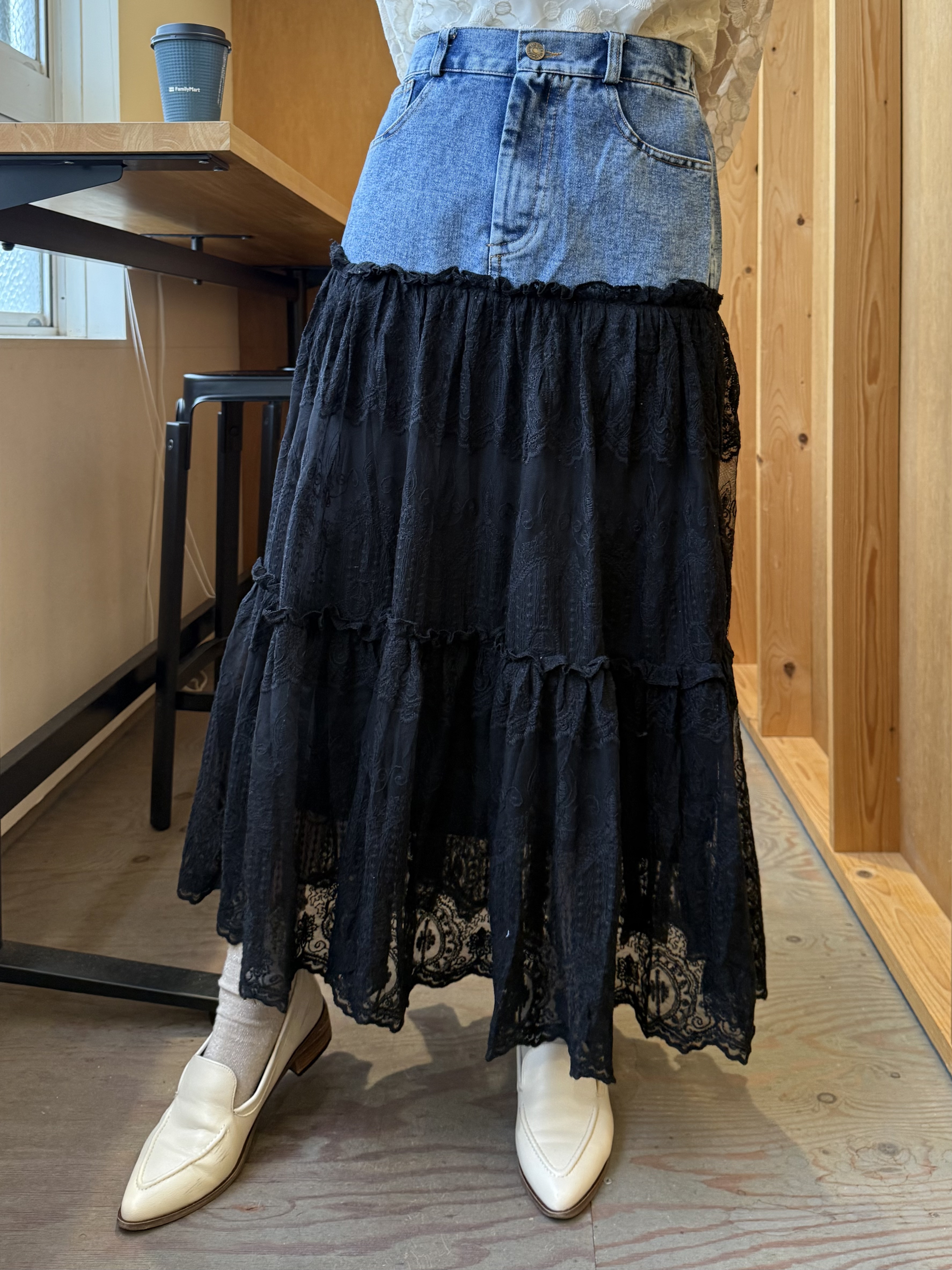 2色•牛仔拼蕾絲A line半身裙