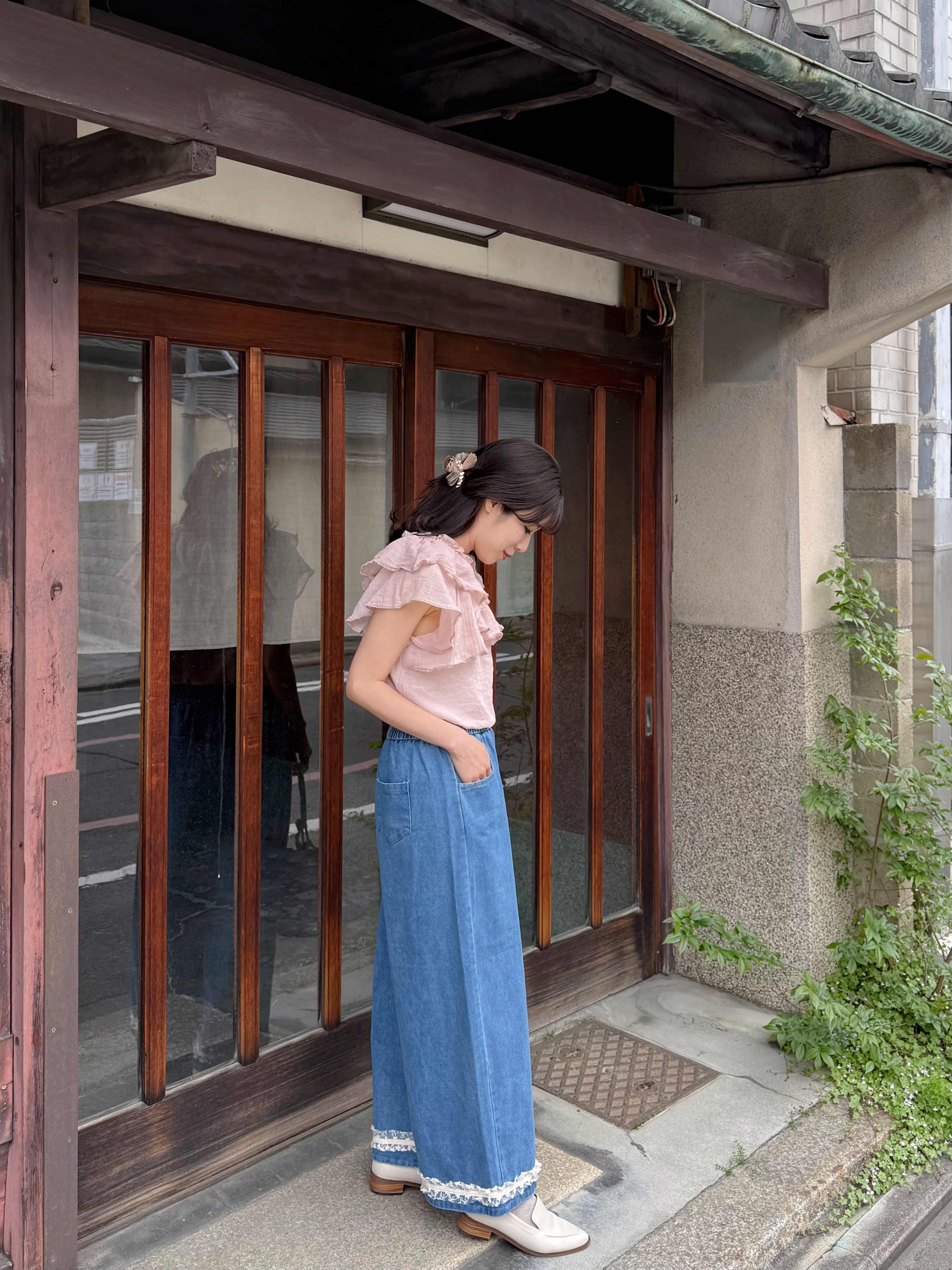 蕾絲邊闊腳牛仔褲