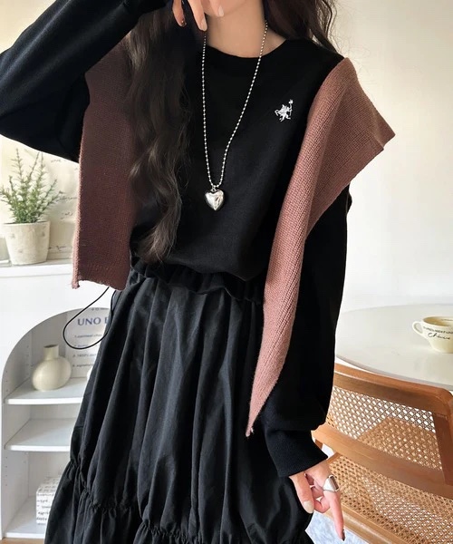 胸前刺繡拼接連身裙