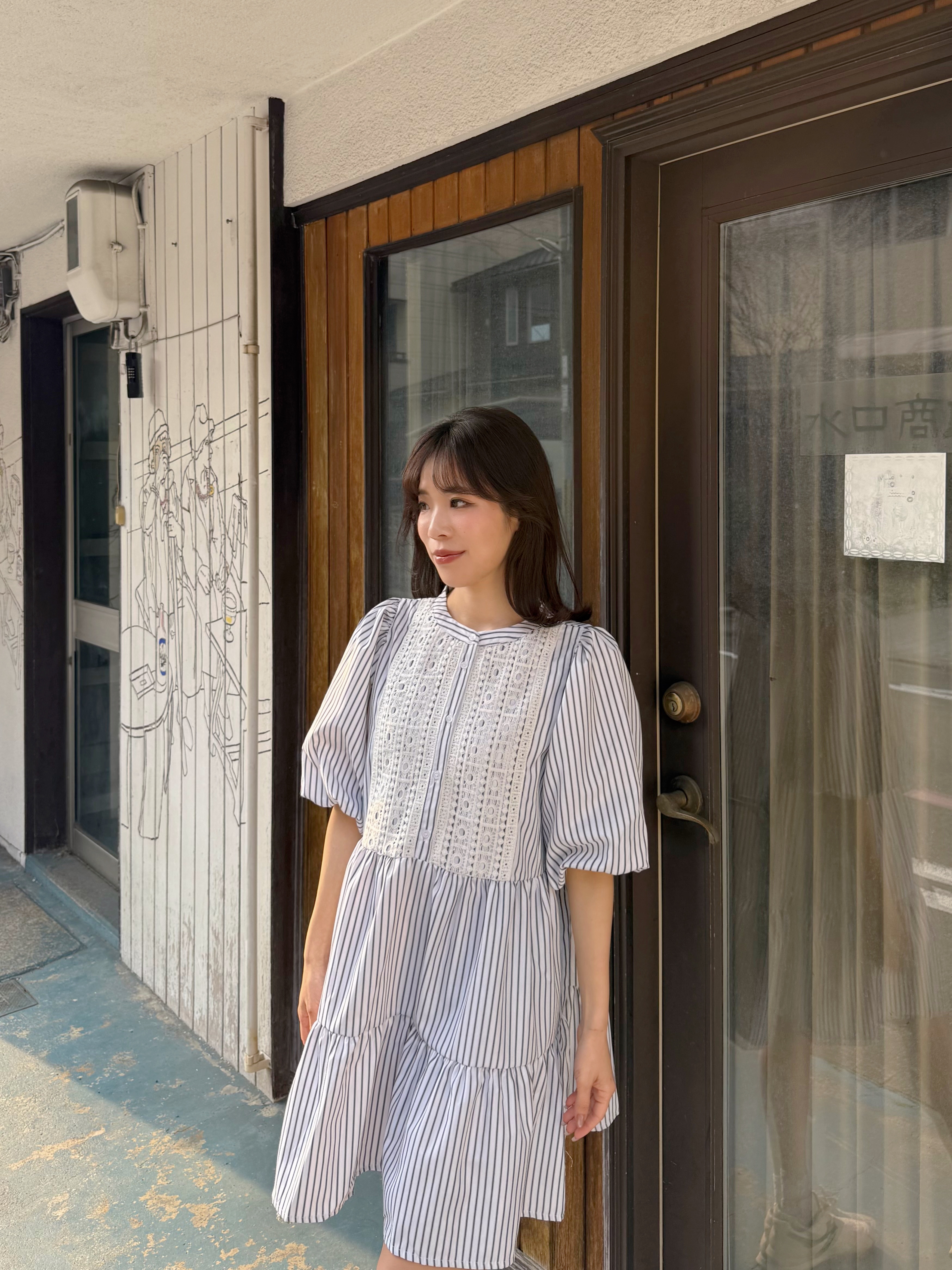 刺繡直條紋泡泡袖雪紡連身裙