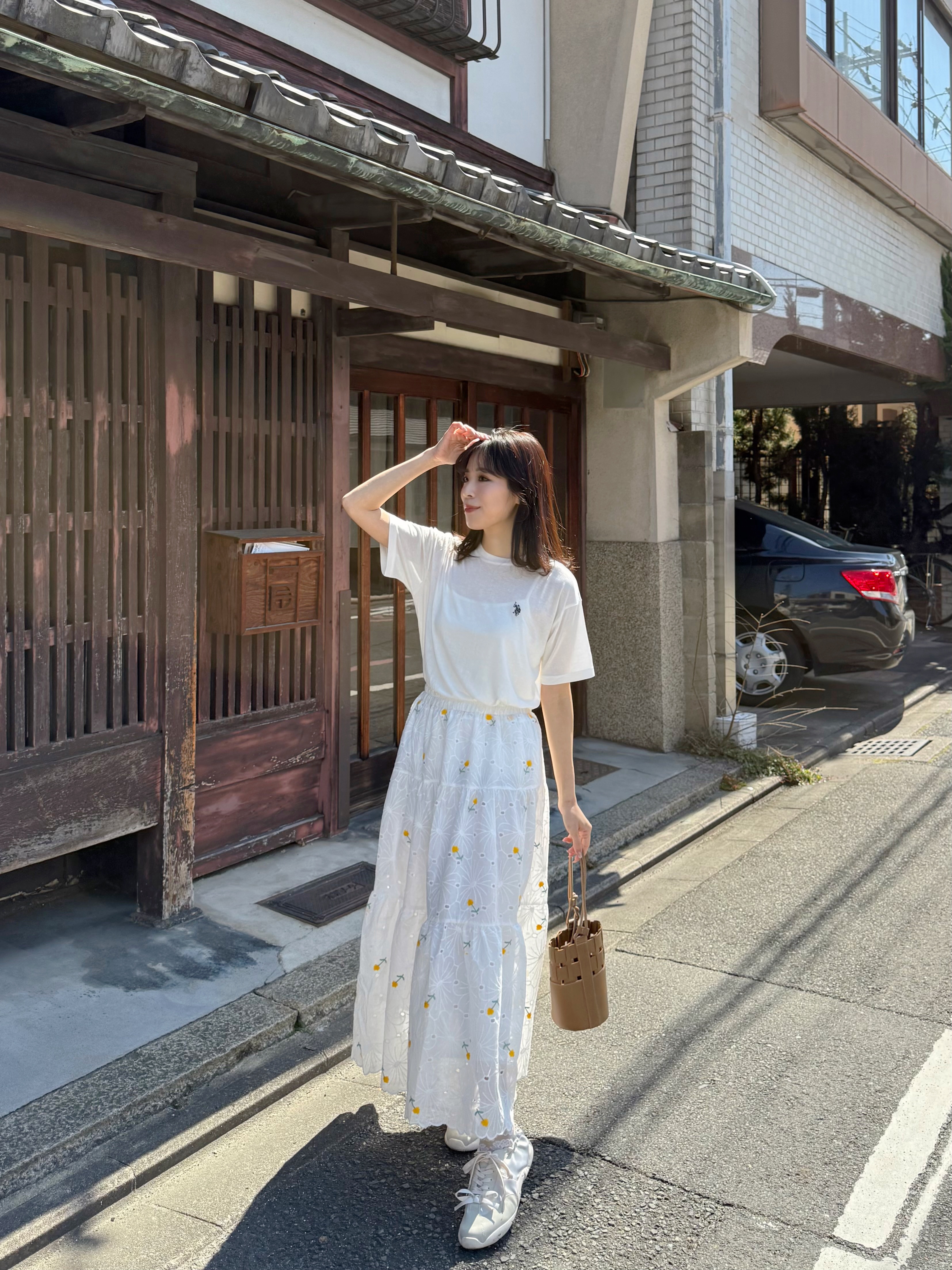 2色•刺繡小花鏤空長款半身裙